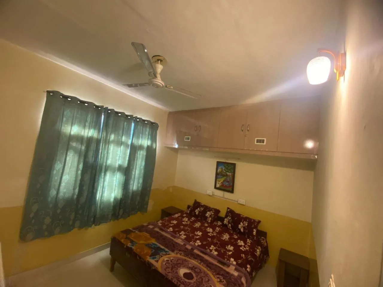 Bed in Negi Lodge Chandigarh