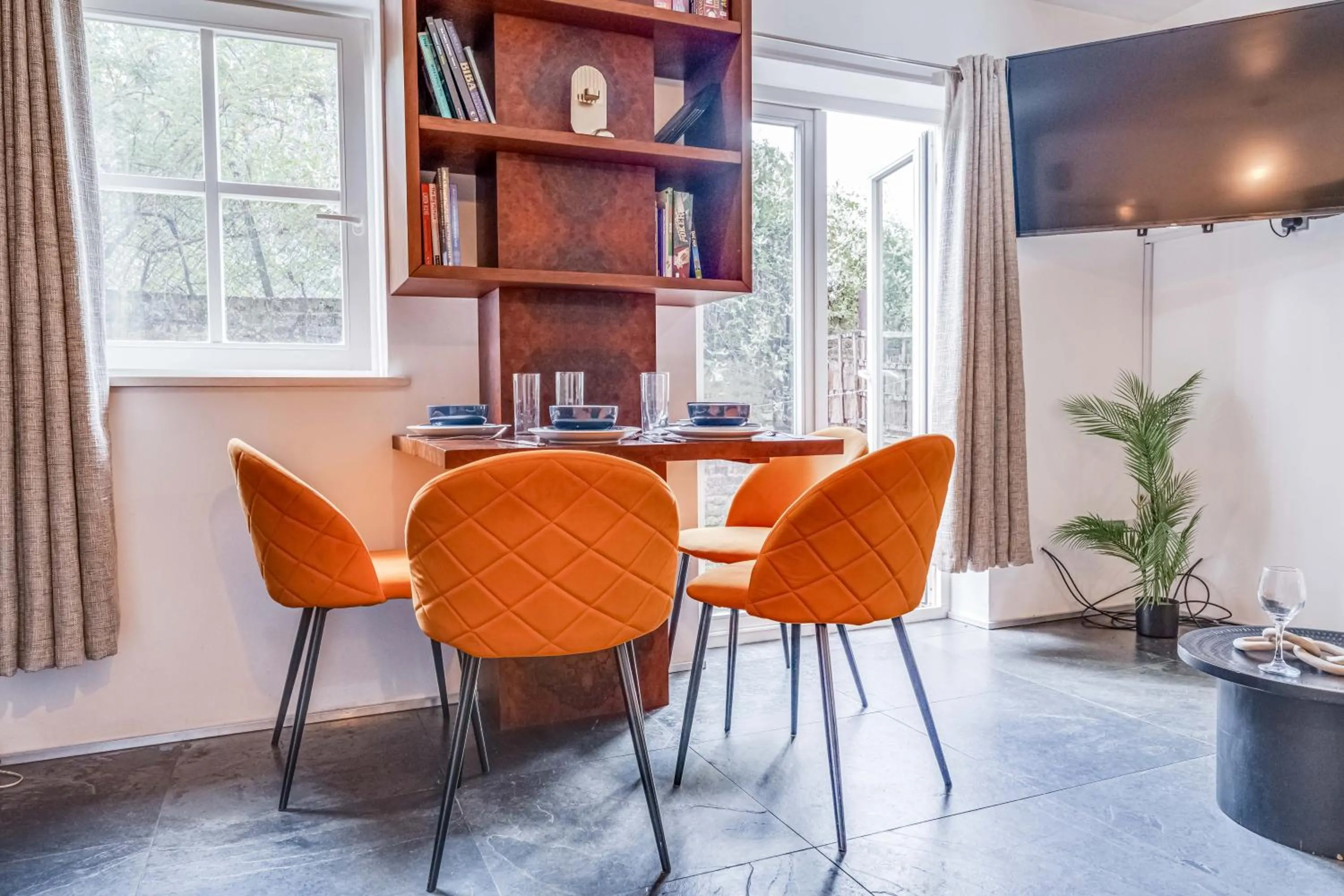 Stepney Green Gated Area with Parking & Garden