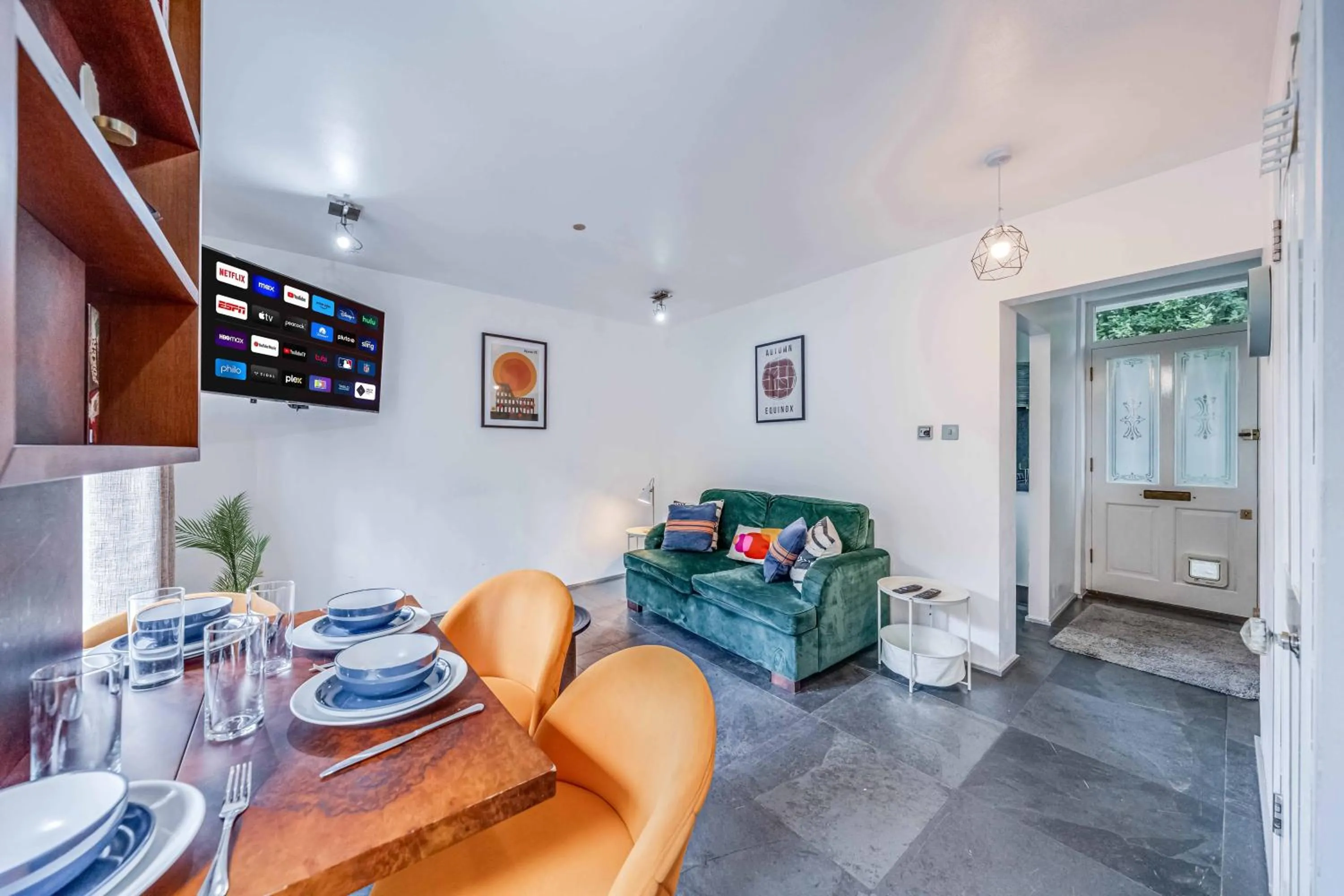 Stepney Green Gated Area with Parking & Garden