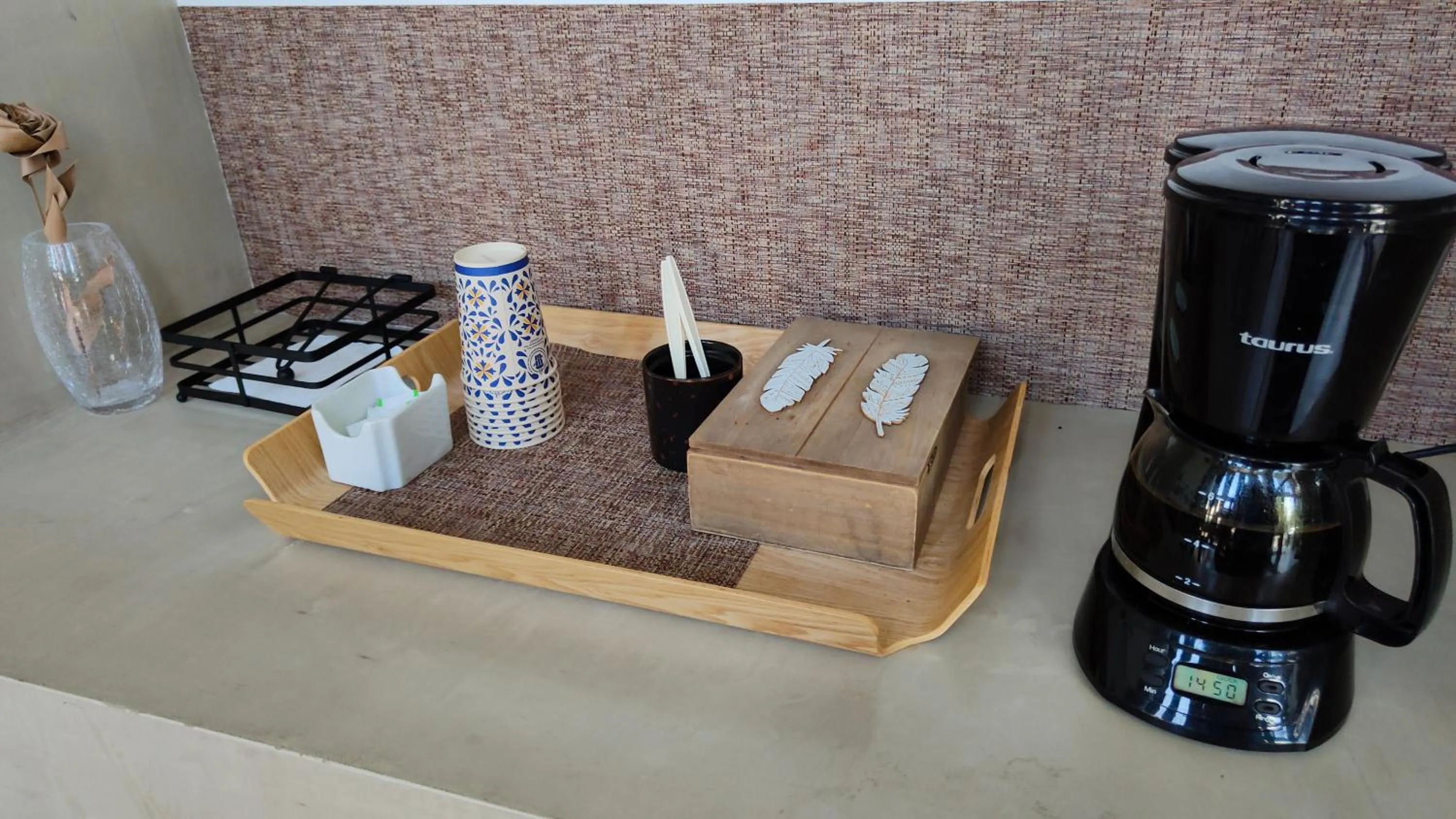 Coffee/tea facilities in Emiliano 42 Condos Boutique