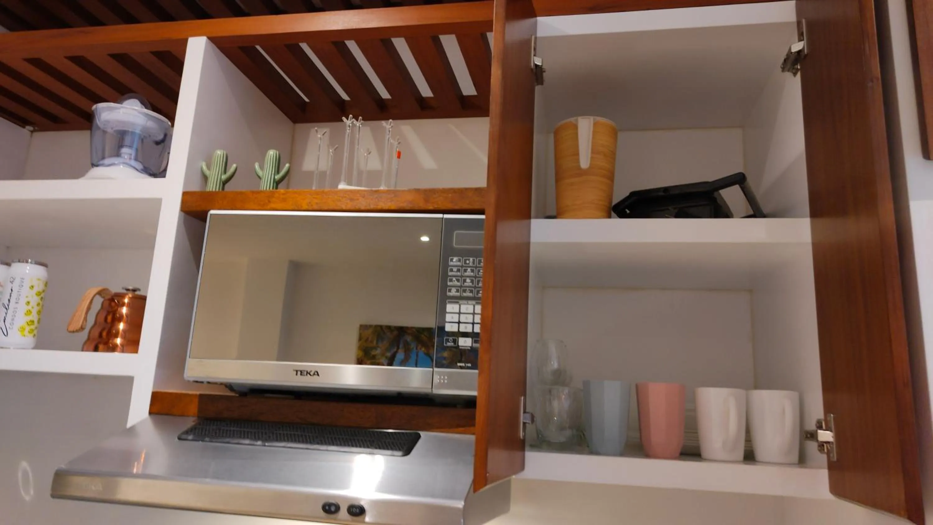 Coffee/tea facilities in Emiliano 42 Condos Boutique