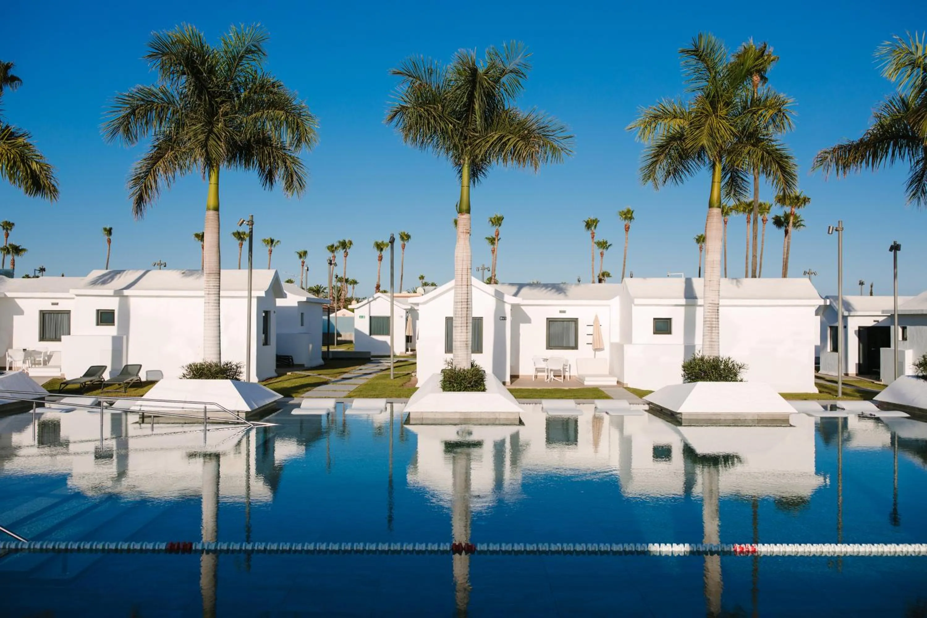 Swimming pool in Club Maspalomas Suites & Spa - Adults Only