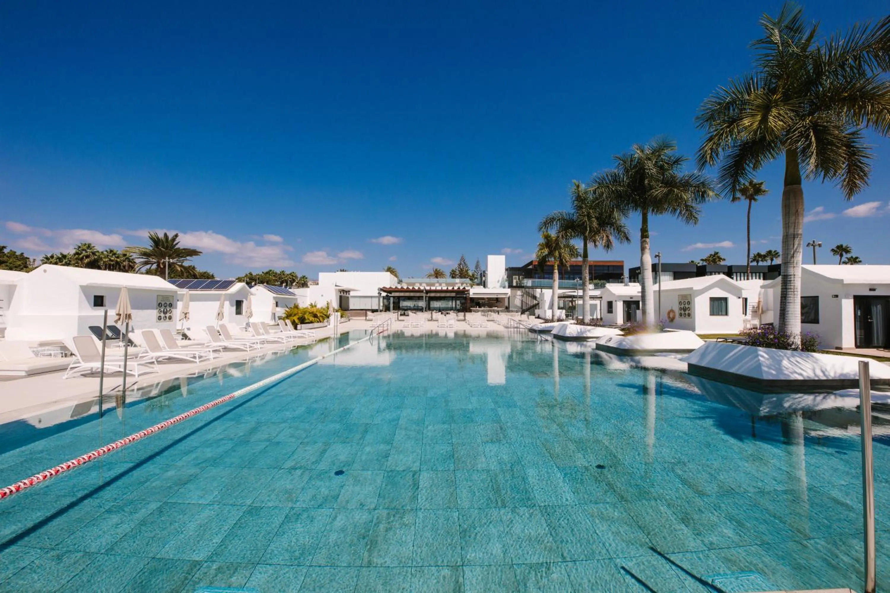 Swimming pool in Club Maspalomas Suites & Spa - Adults Only