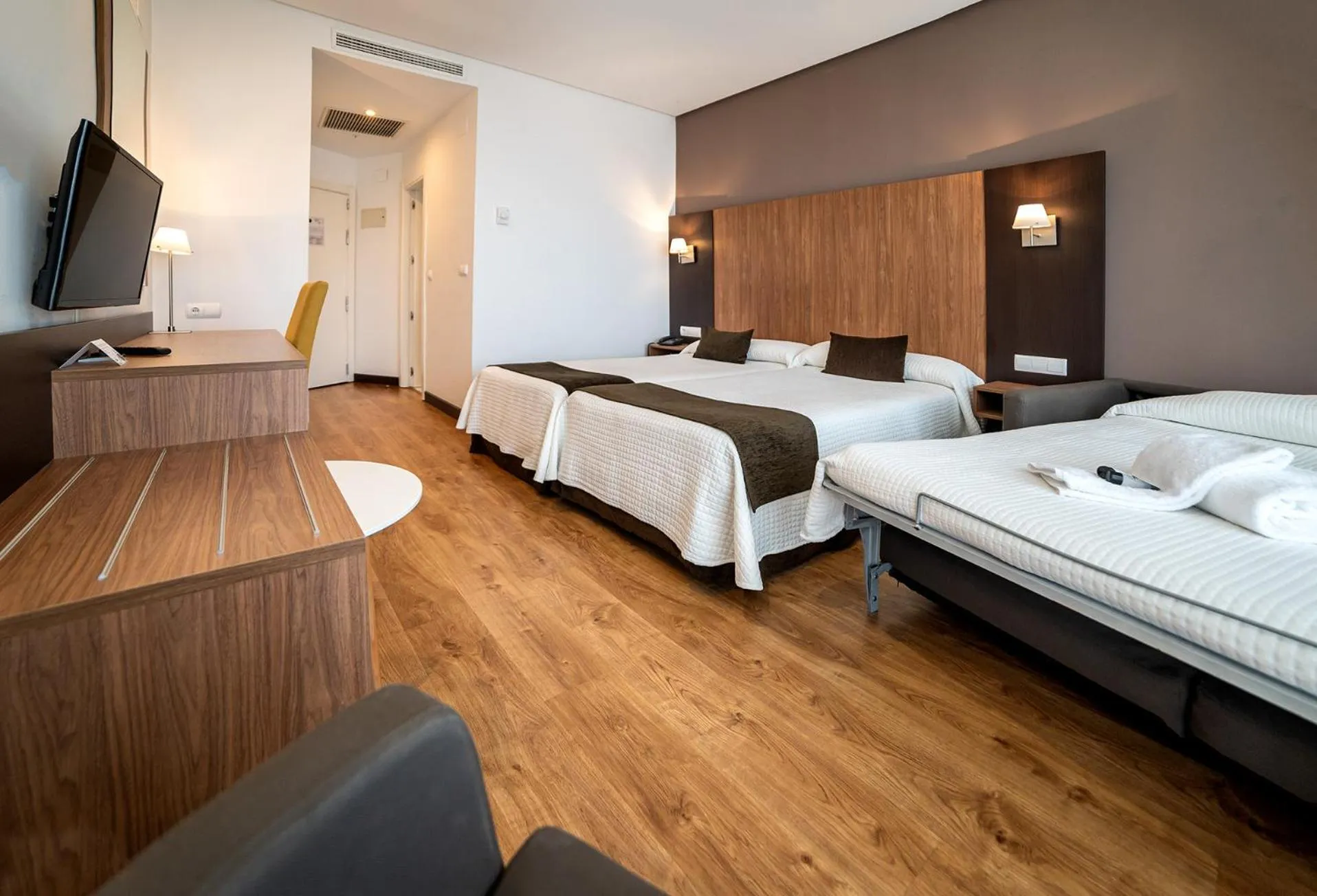 Photo of the whole room, Bed in Albir Playa Hotel & Spa