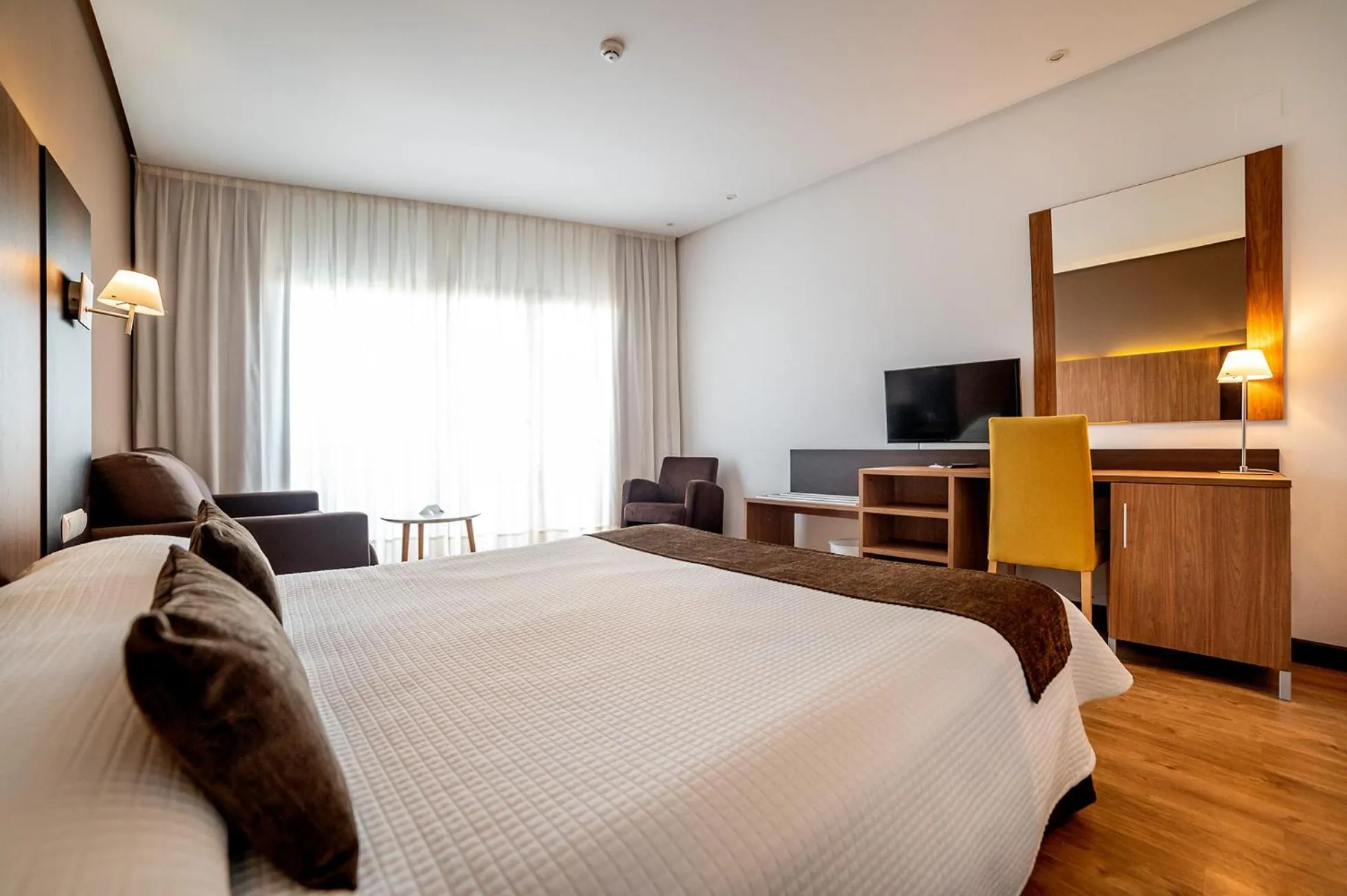 Photo of the whole room, Bed in Albir Playa Hotel & Spa