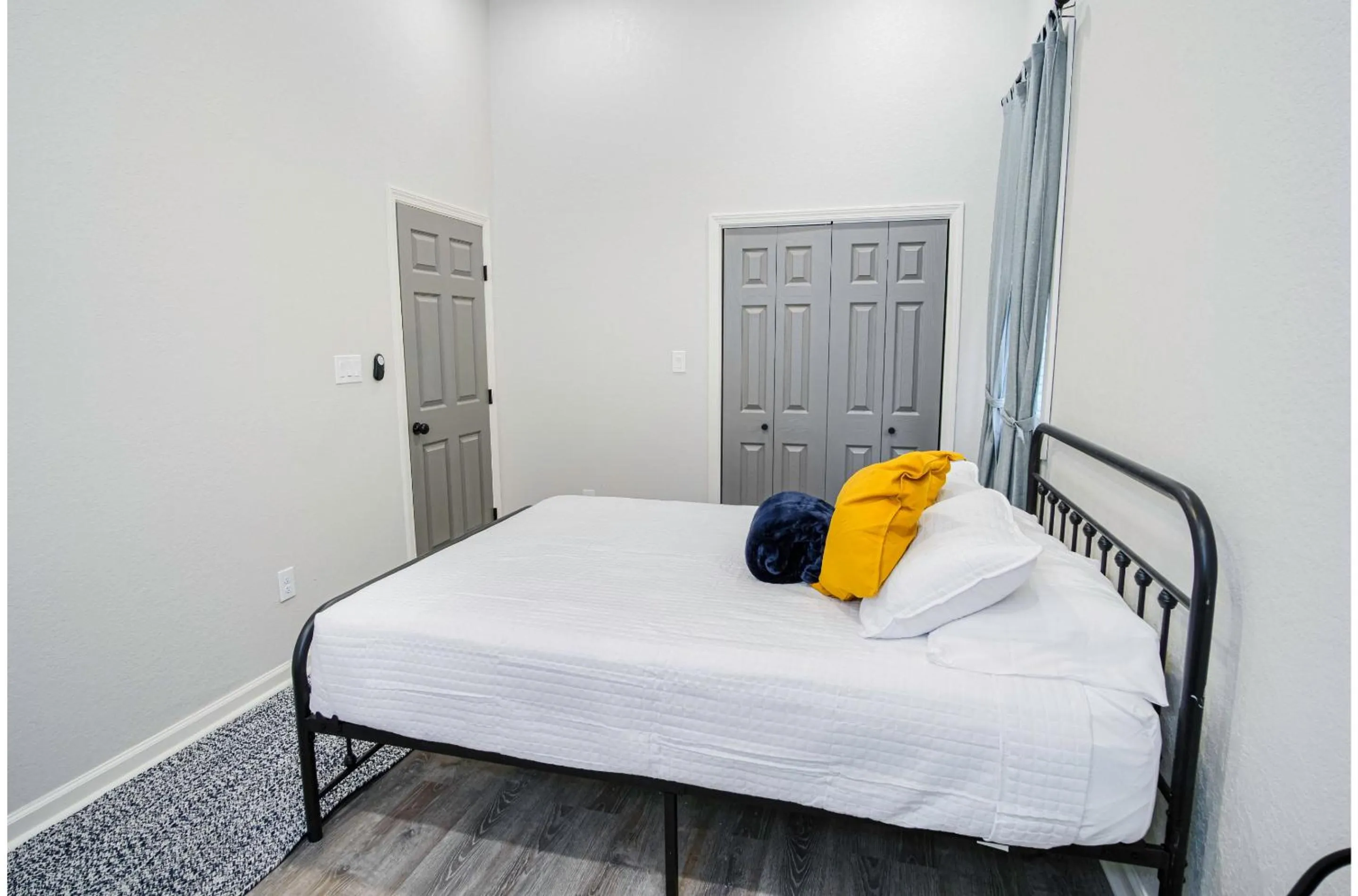 Other, Bed in Magnificent 4BR Near Famous Riverwalk and Downtown