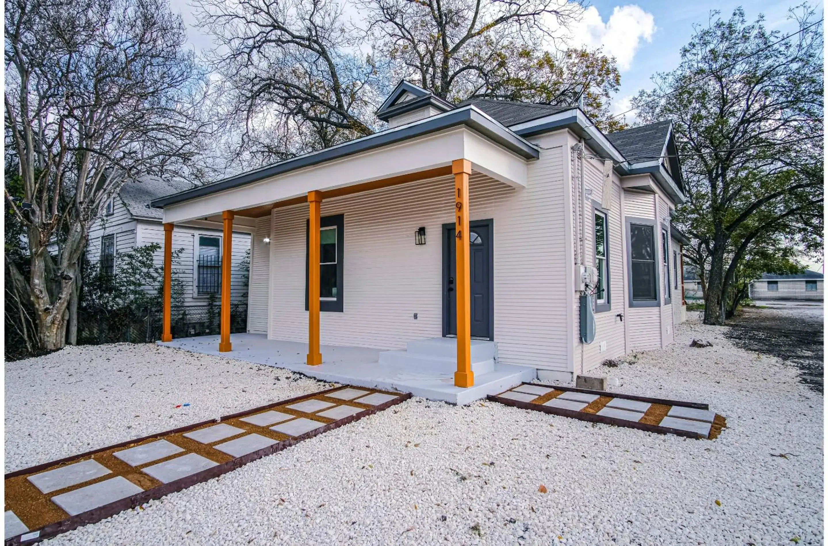 Magnificent 4BR Near Famous Riverwalk and Downtown Magnificent 4BR Near Famous Riverwalk and Downtown