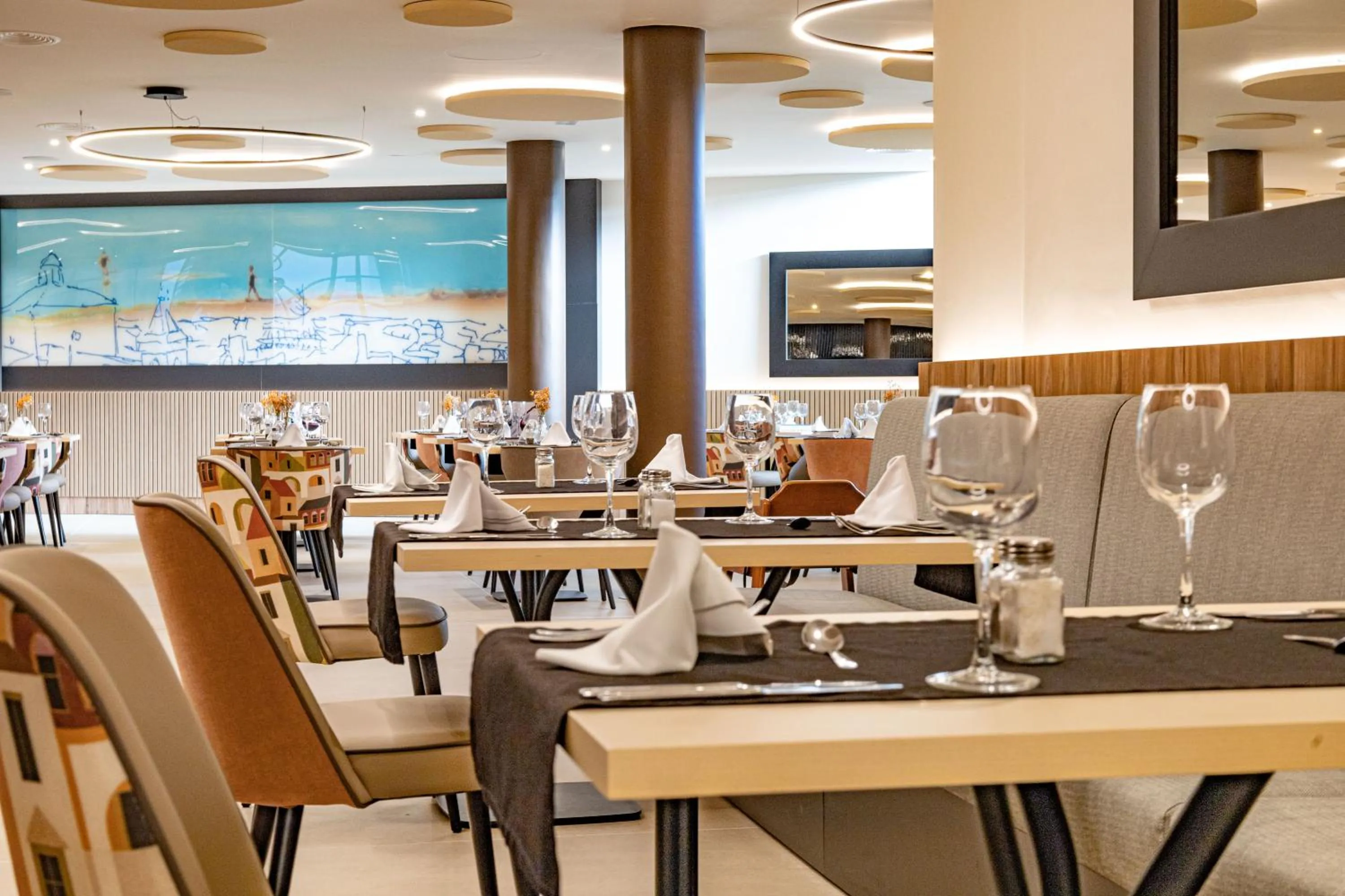 Restaurant/places to eat in Seth Port Ciutadella