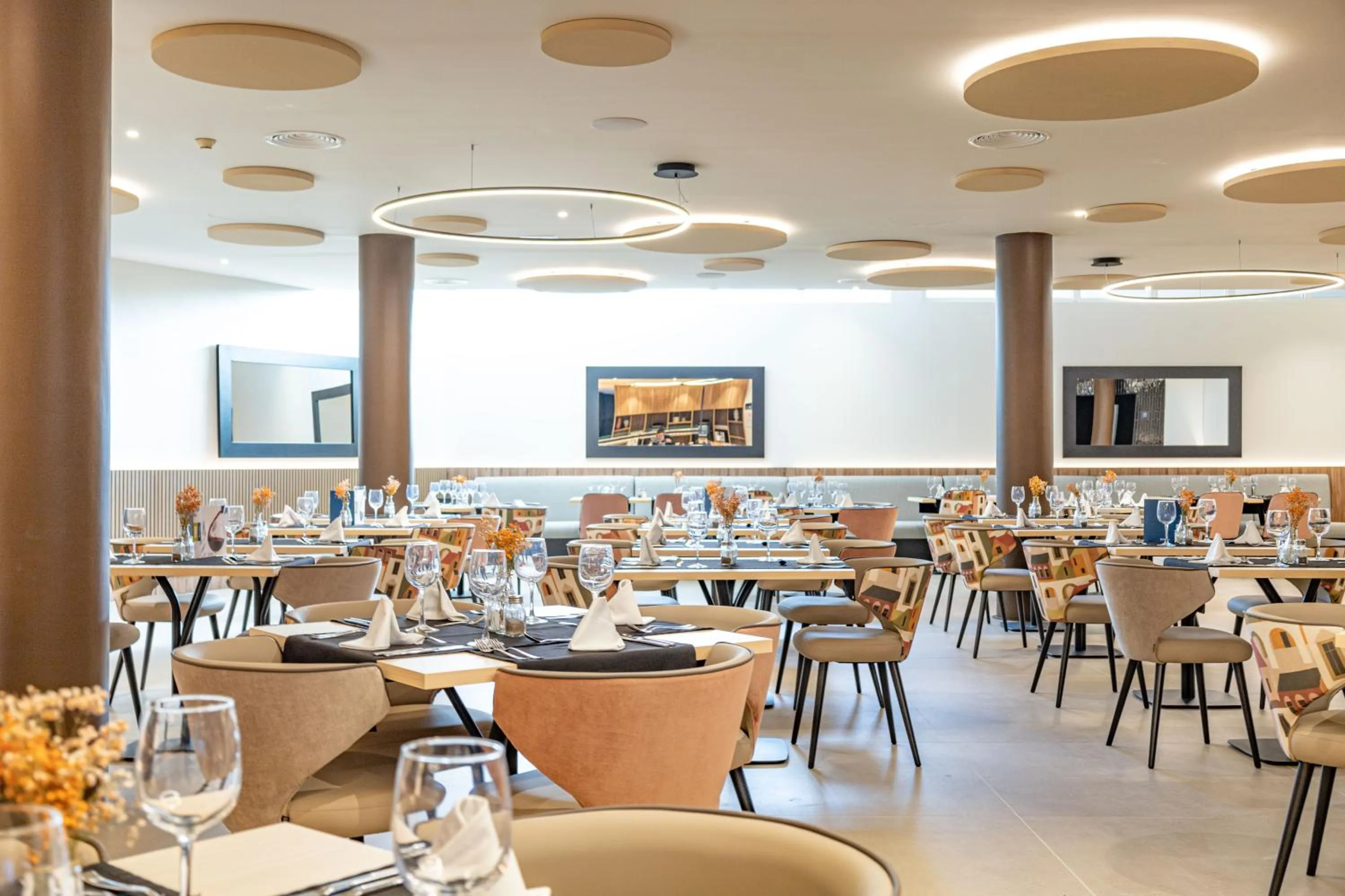 Restaurant/places to eat in Seth Port Ciutadella