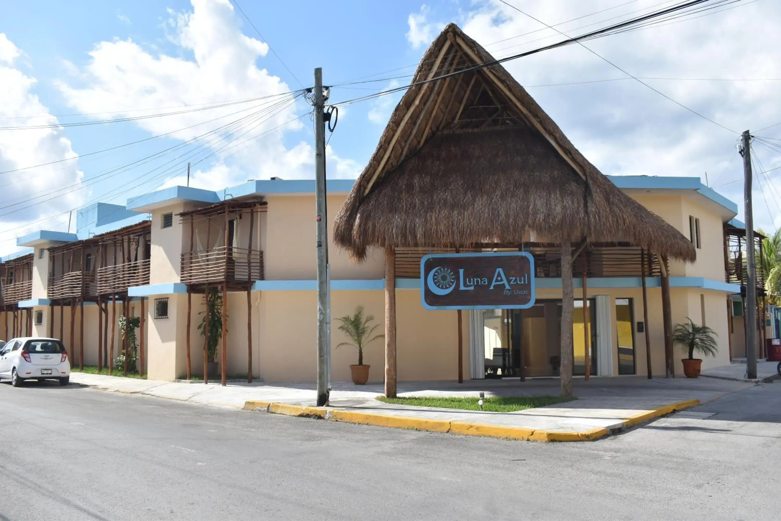 Property building in LUNA AZUL BY UVAS Property building in LUNA AZUL BY UVAS