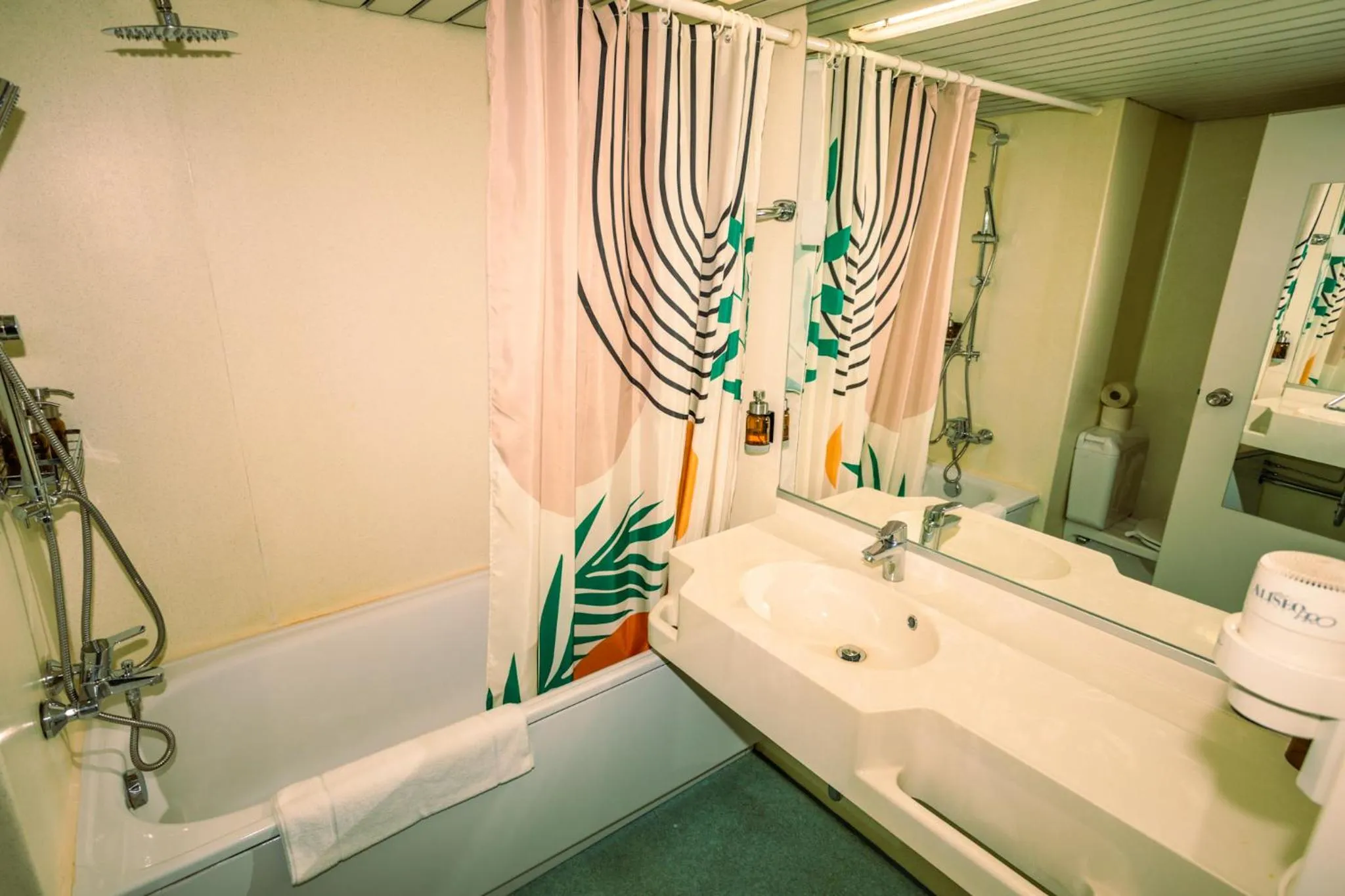 Bathroom in Hessenland Hotel Kassel Innenstadt by Stay Awesome