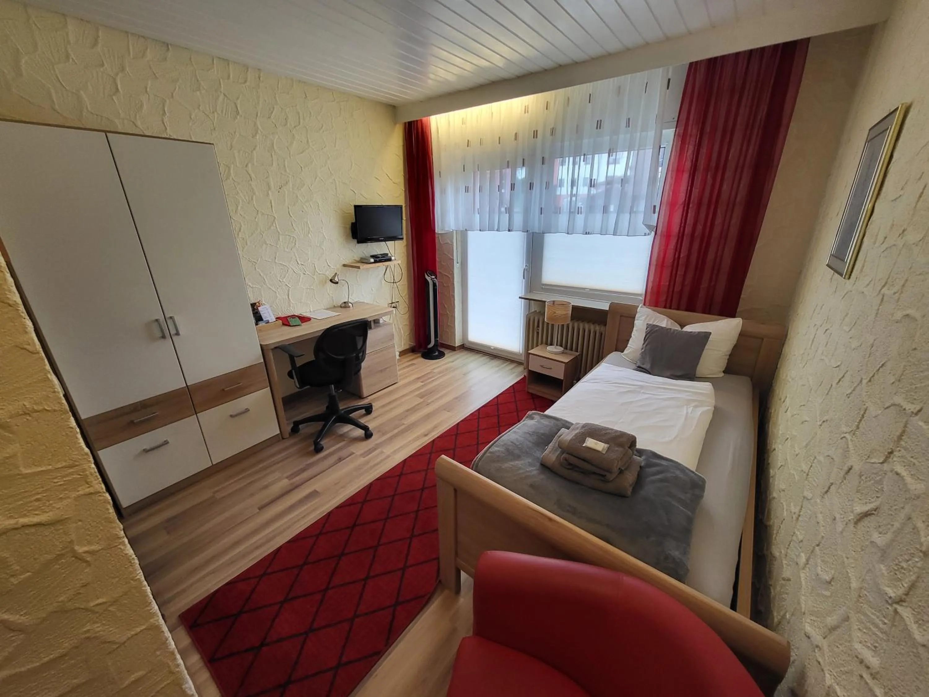 Bedroom, Bed in Hotel Schönblick