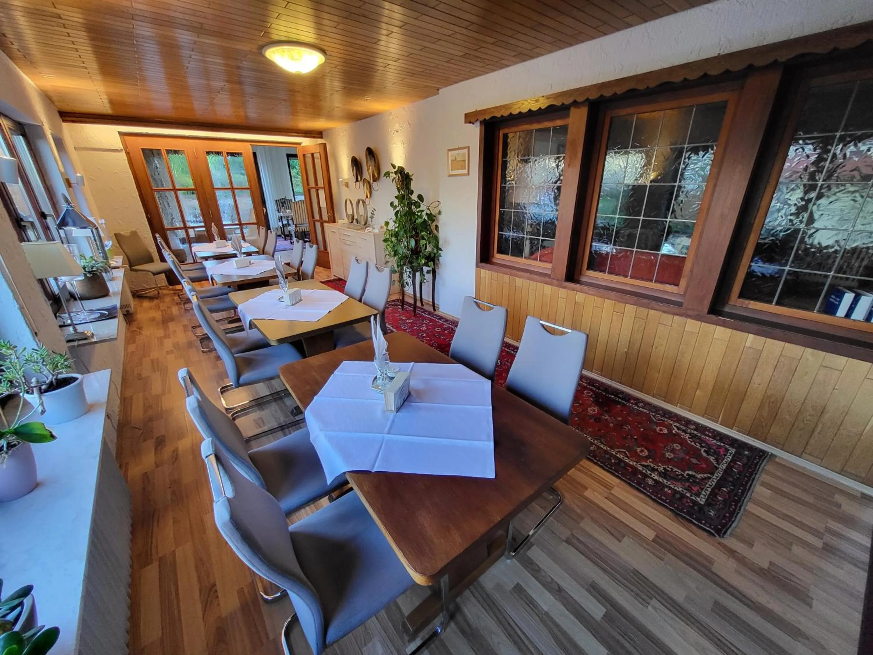 Restaurant/places to eat in Hotel Schönblick