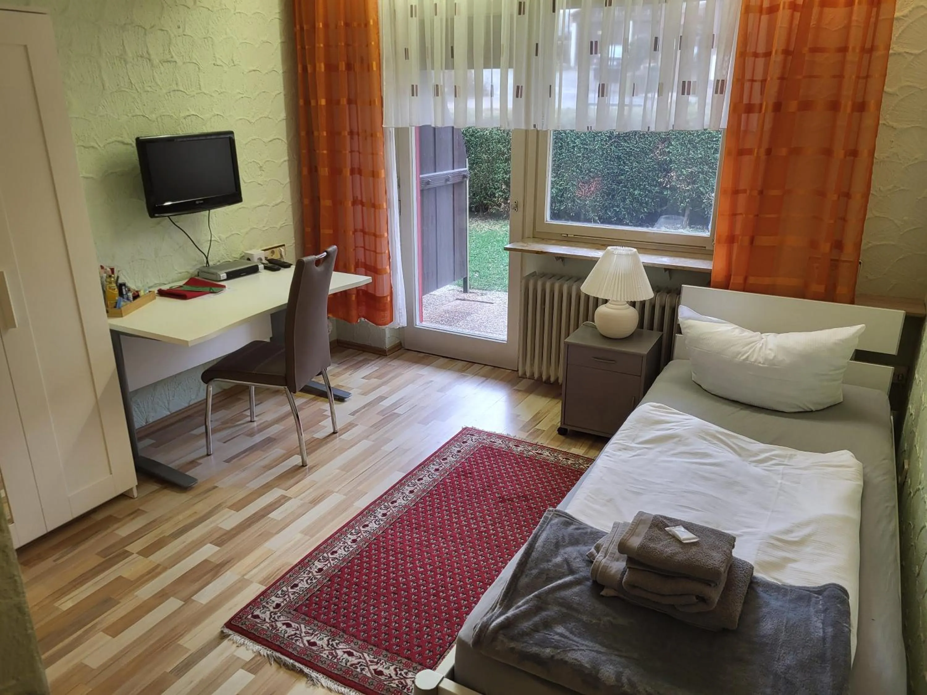 Bedroom, Bed in Hotel Schönblick