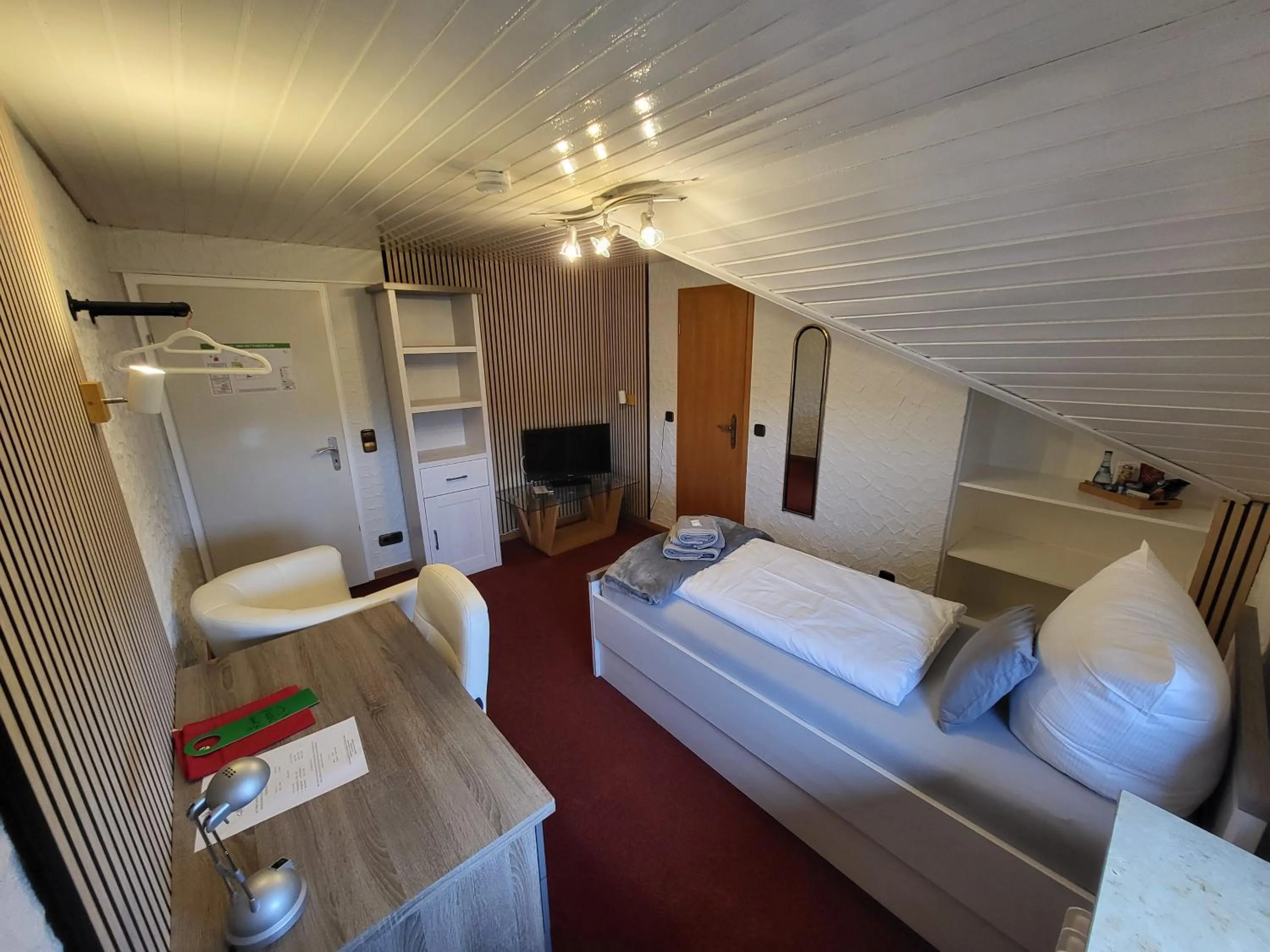 Bedroom, Bed in Hotel Schönblick