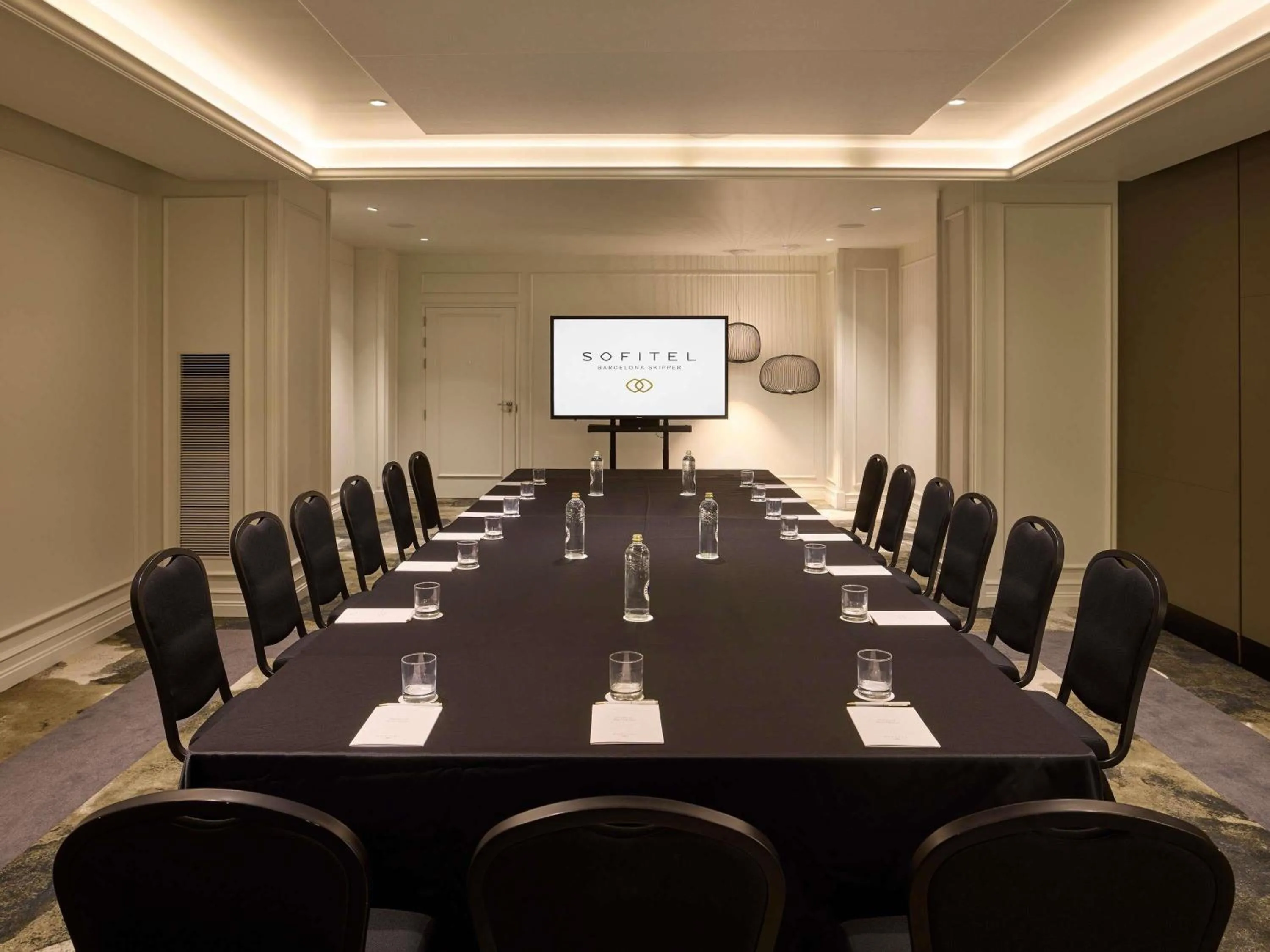 Meeting/conference room in Sofitel Barcelona Skipper
