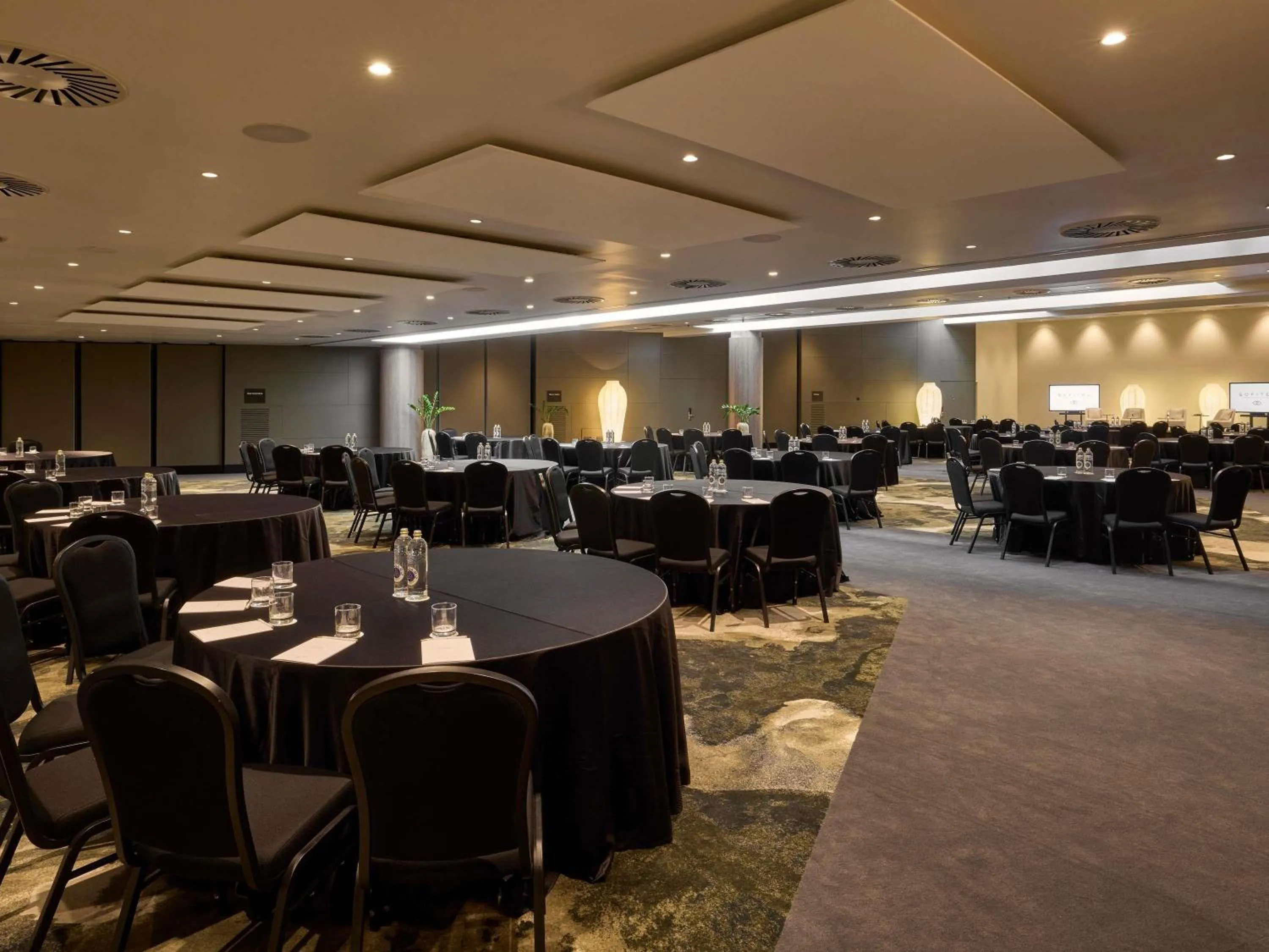 Meeting/conference room in Sofitel Barcelona Skipper