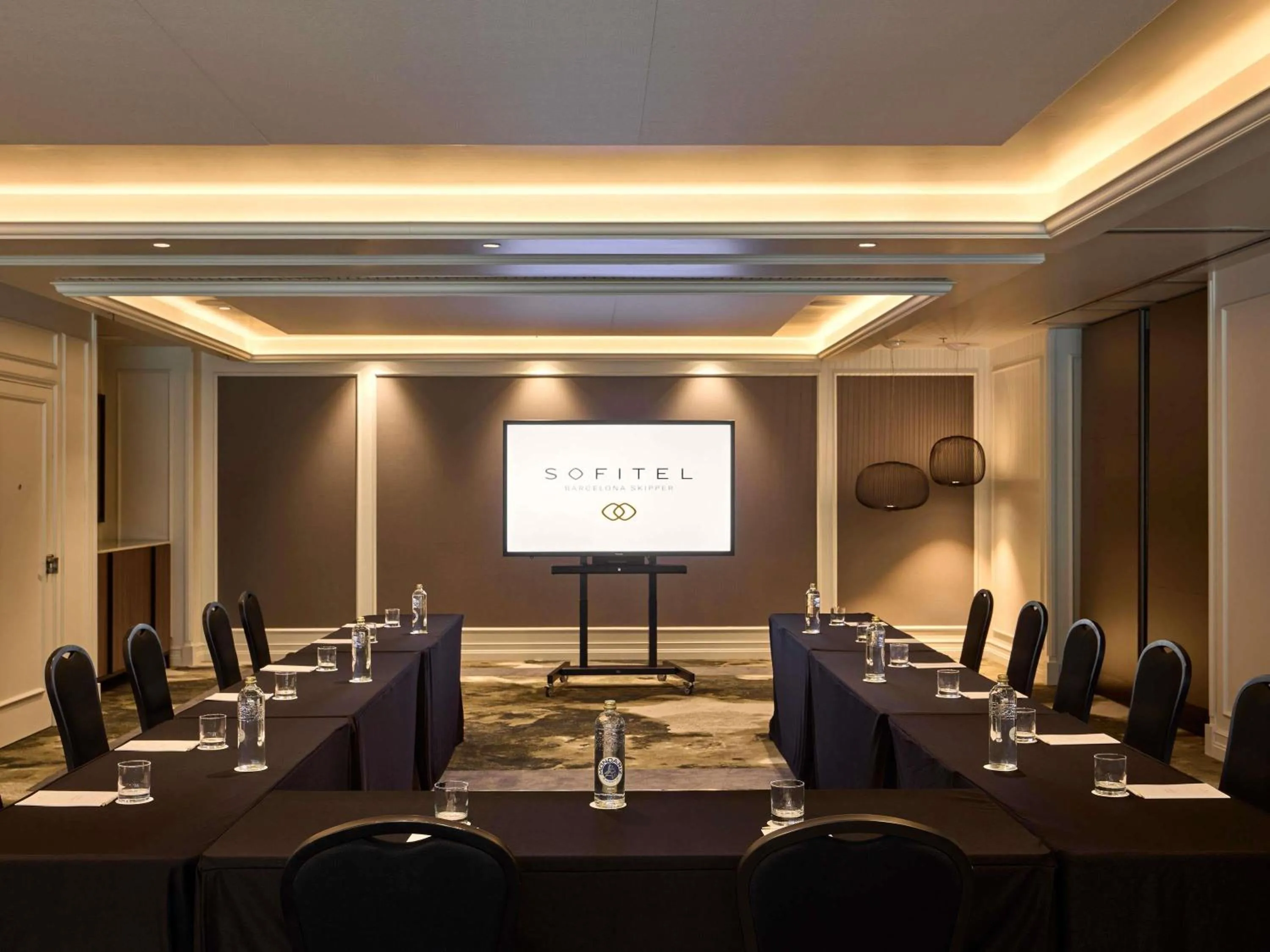 Meeting/conference room in Sofitel Barcelona Skipper