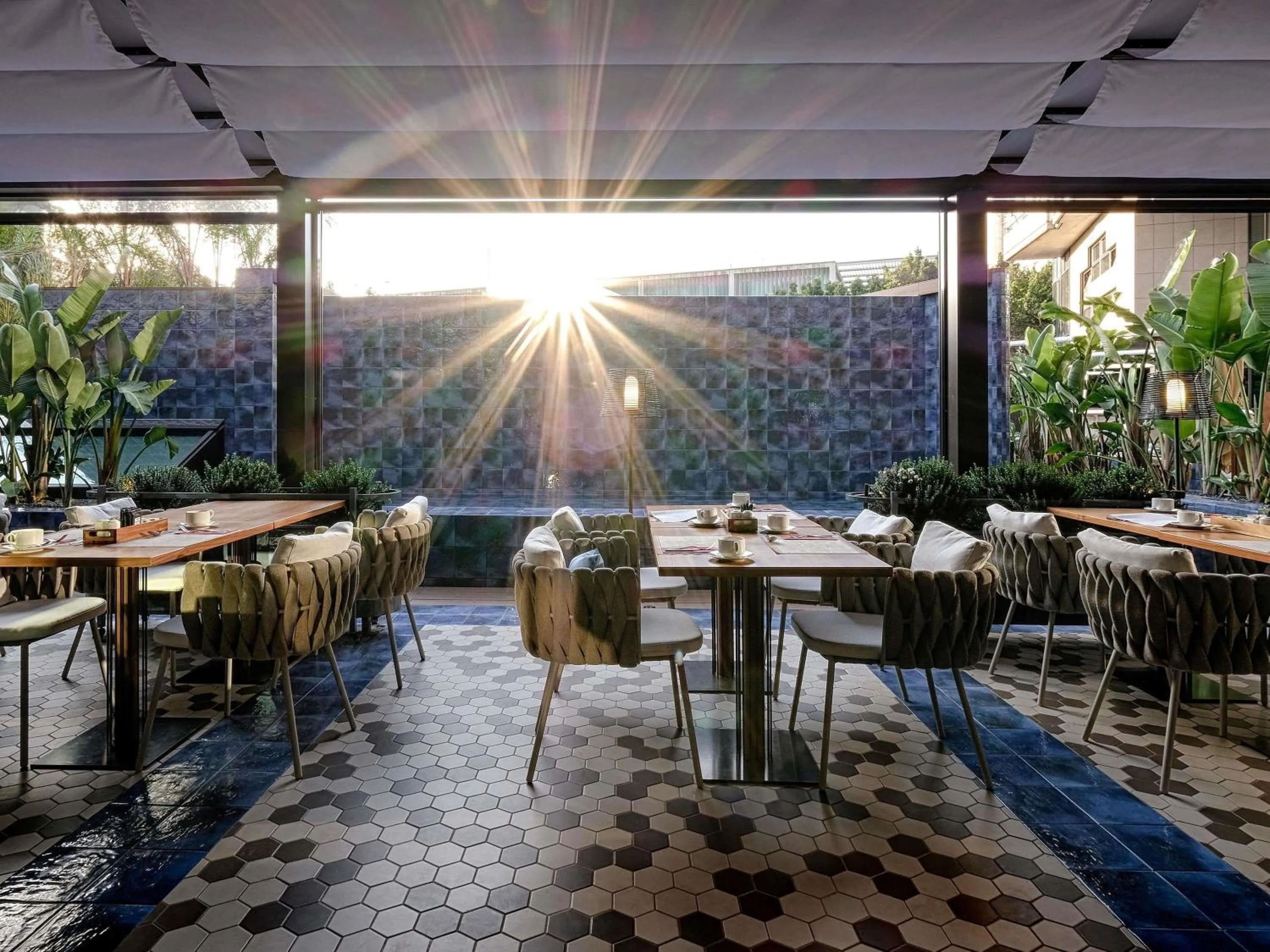 Restaurant/places to eat in Sofitel Barcelona Skipper