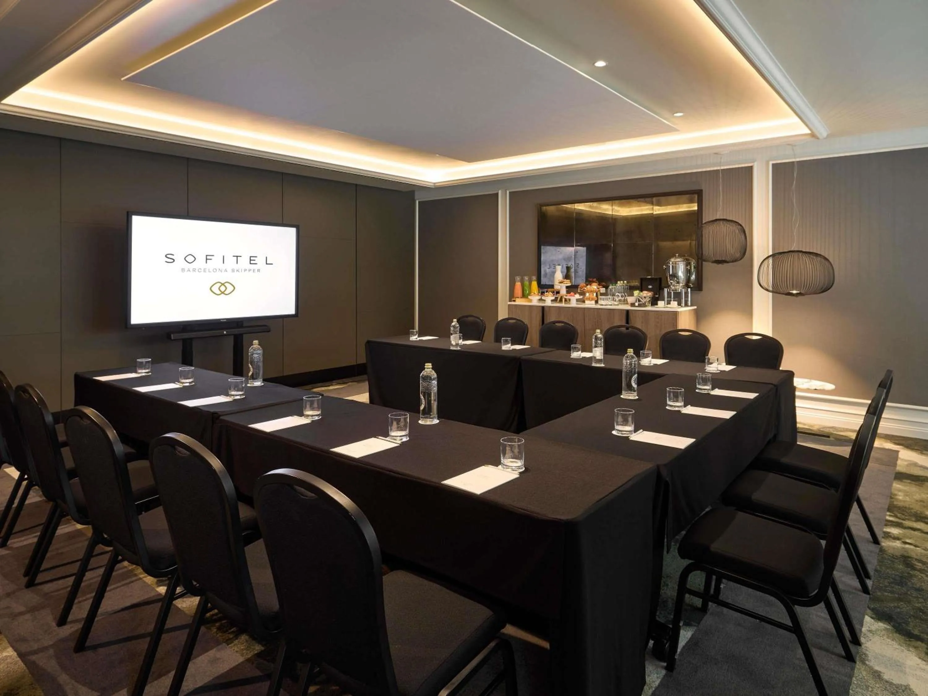 Meeting/conference room in Sofitel Barcelona Skipper