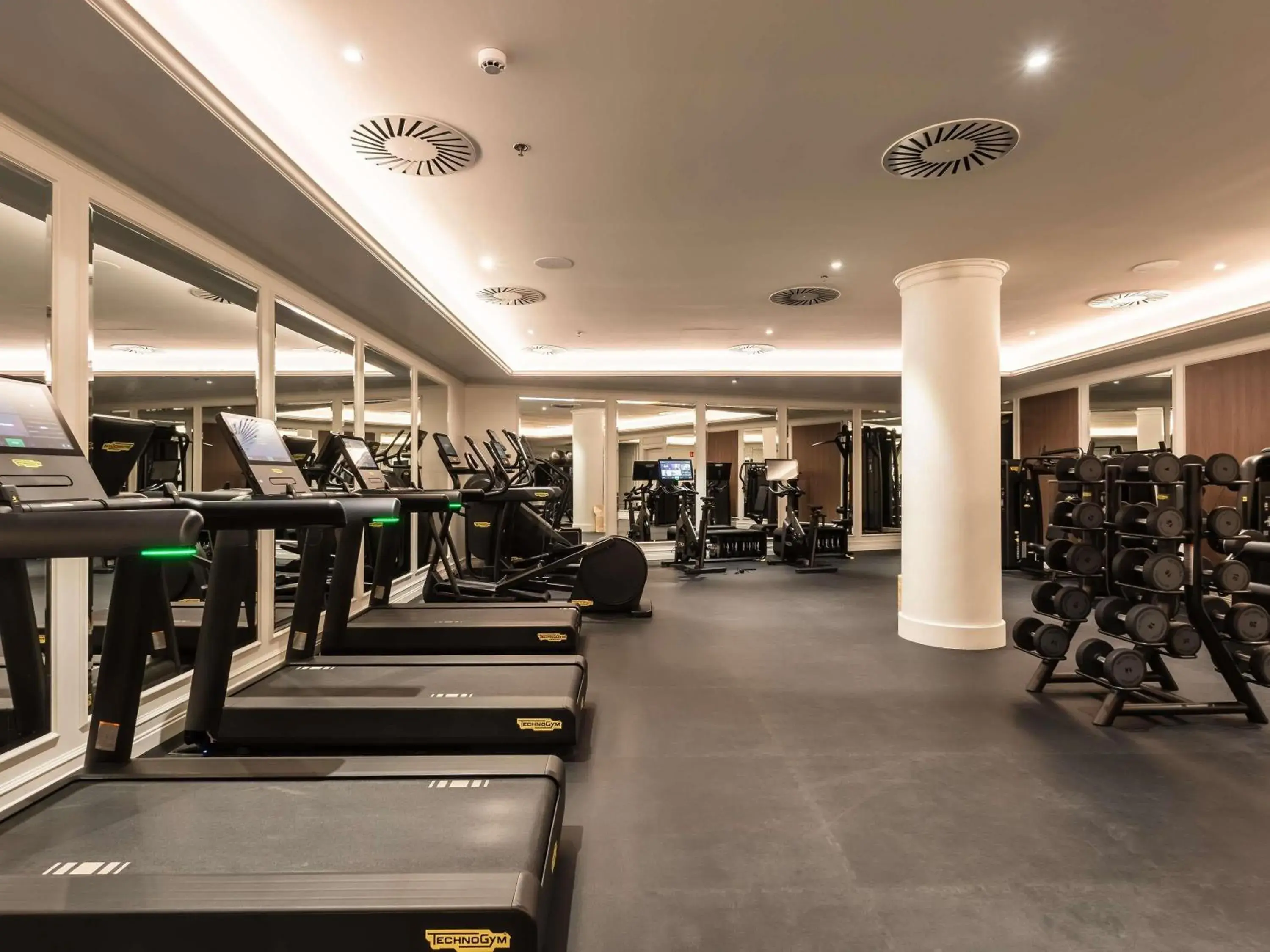 Fitness centre/facilities in Sofitel Barcelona Skipper Fitness centre/facilities in Sofitel Barcelona Skipper