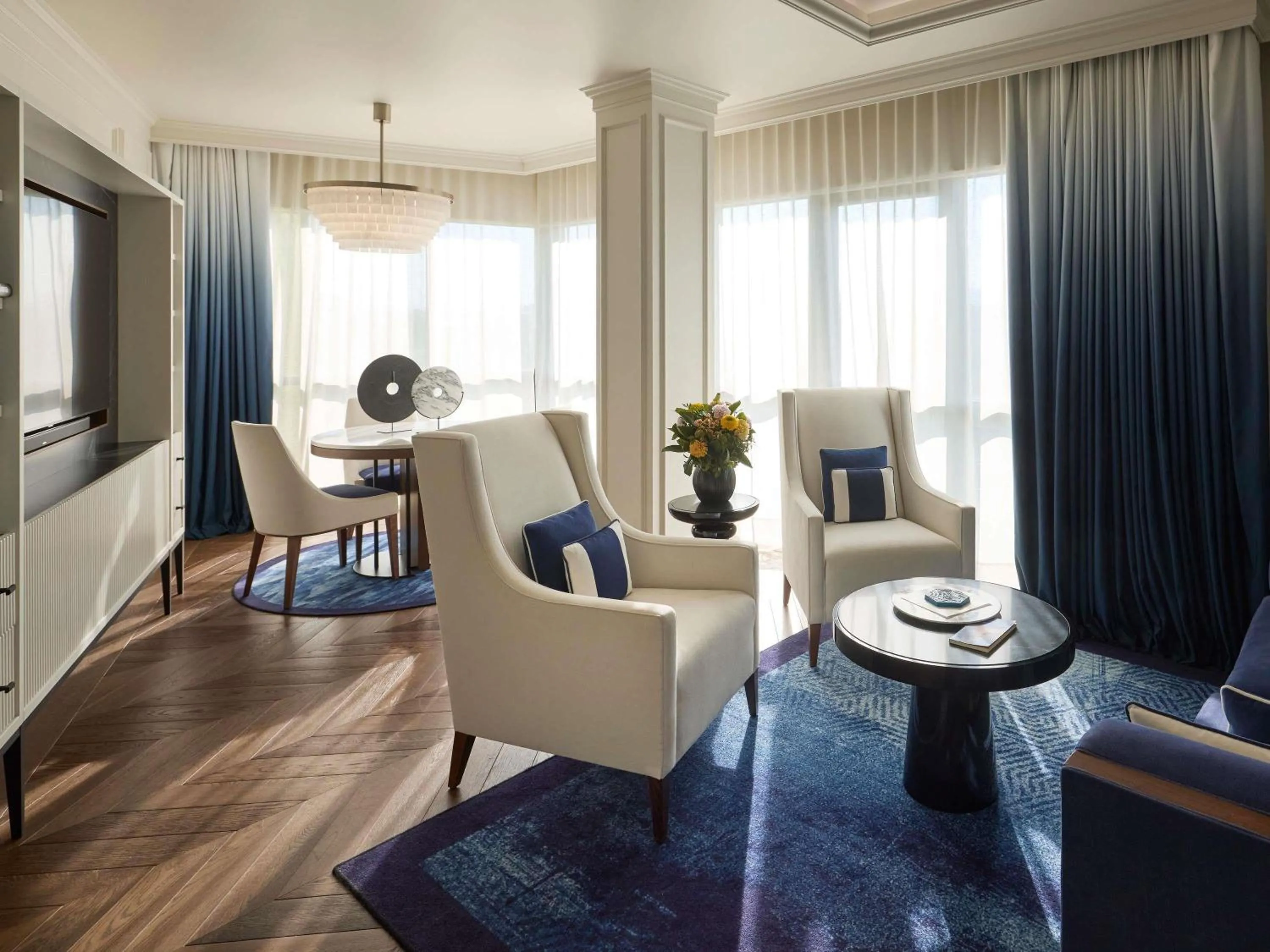 Photo of the whole room in Sofitel Barcelona Skipper