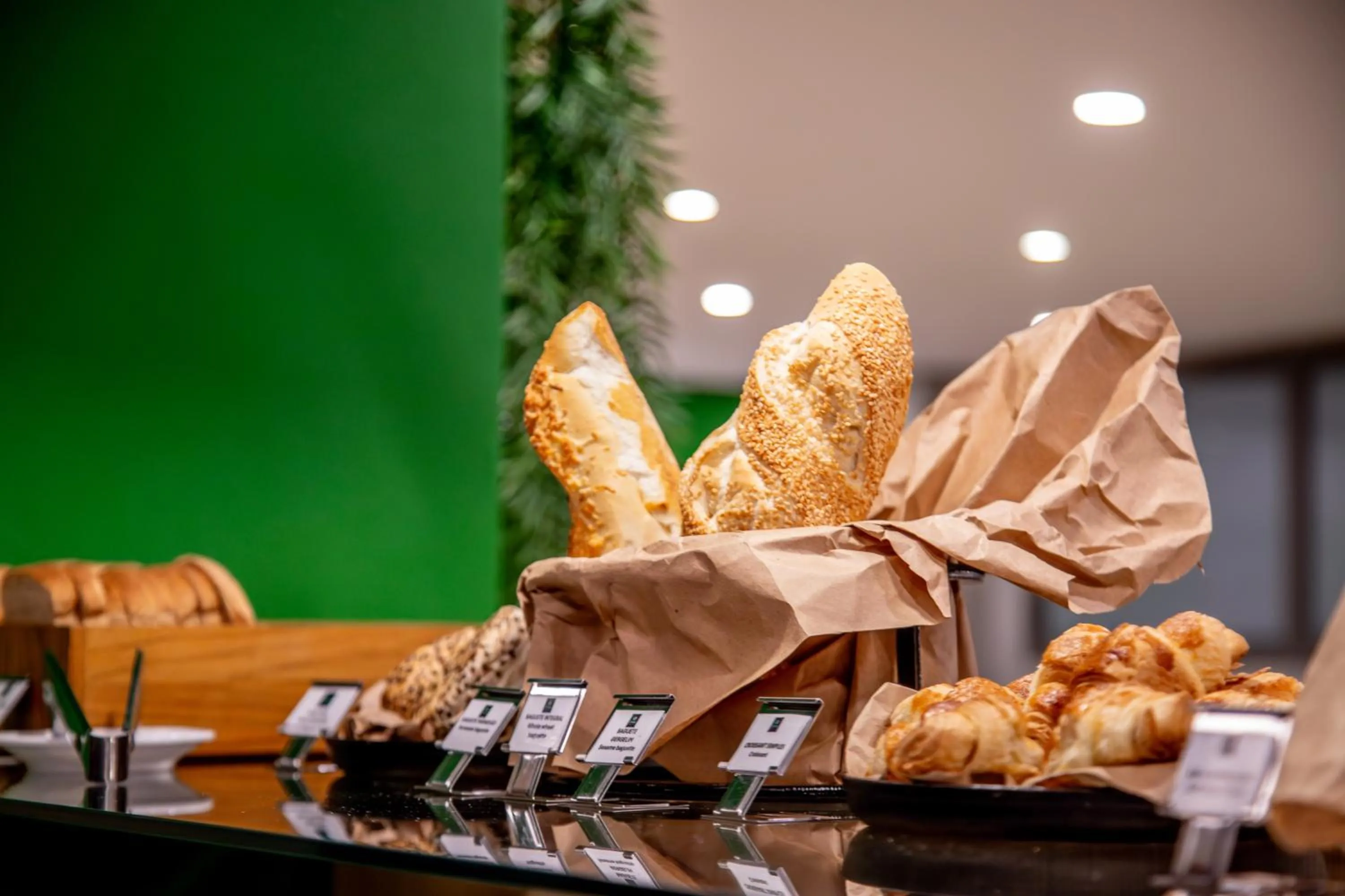 Food in Cozzy Suites Paraíso Hotel