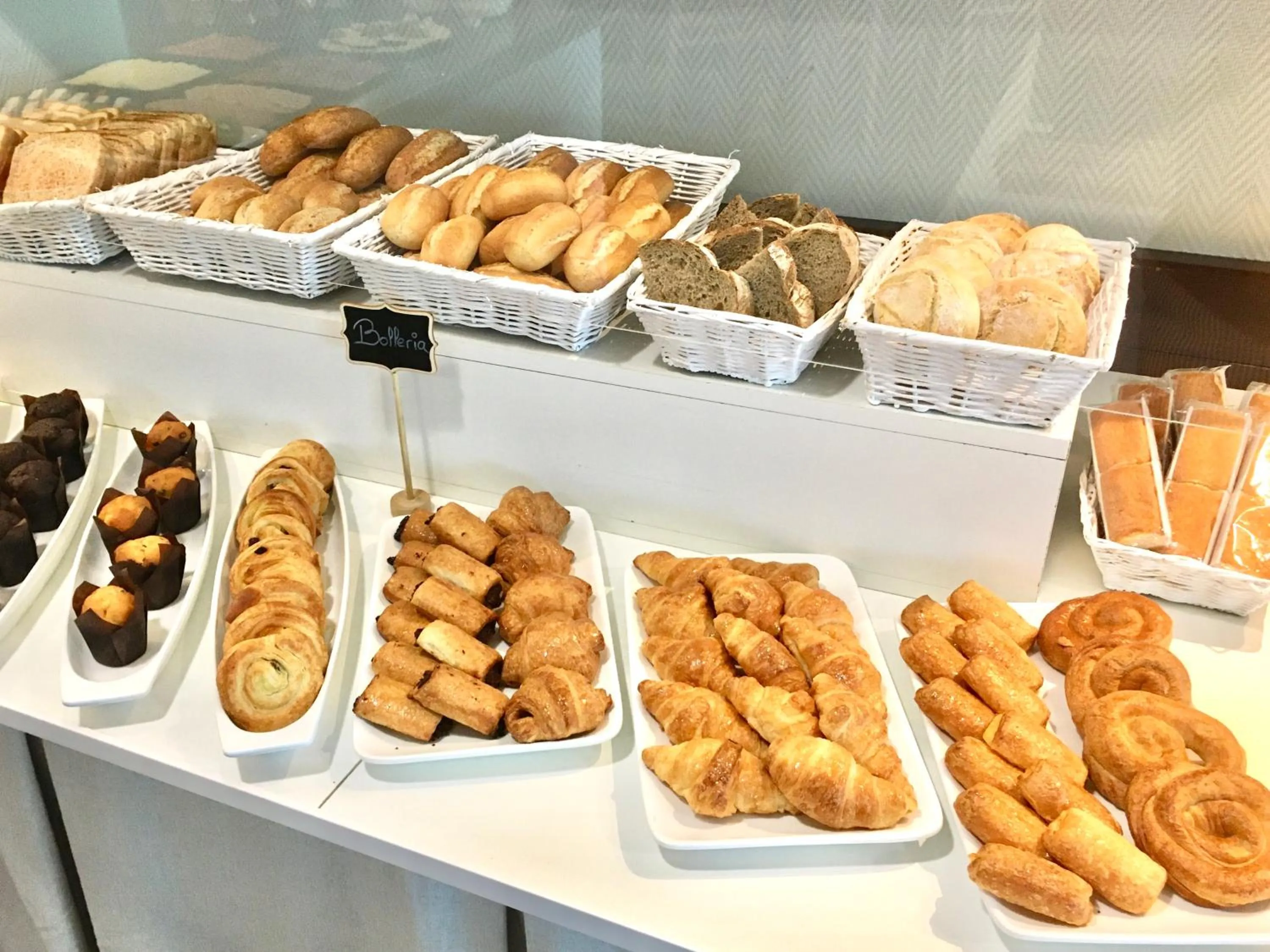 Buffet breakfast in Hotel Canelas