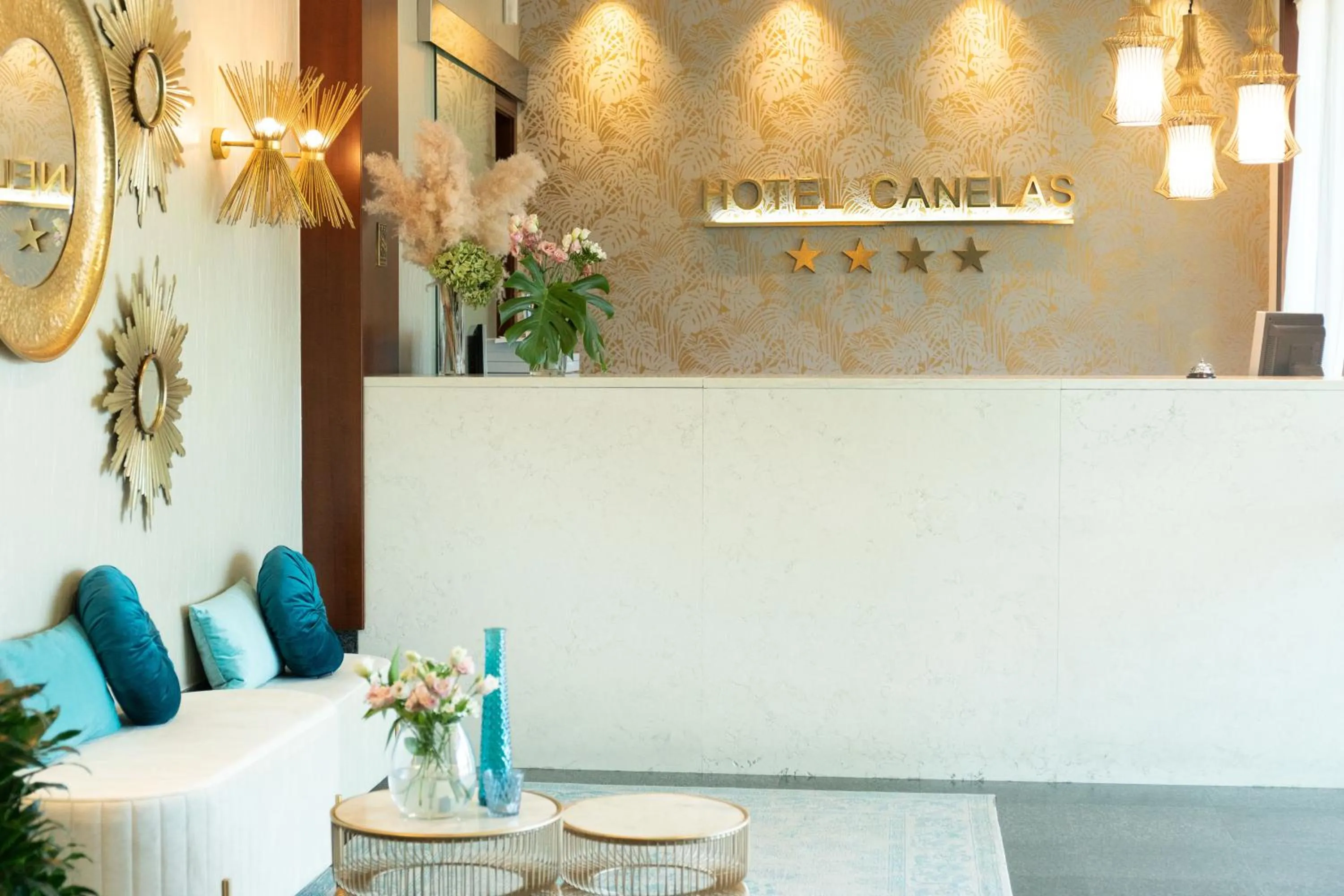 Lobby or reception in Hotel Canelas