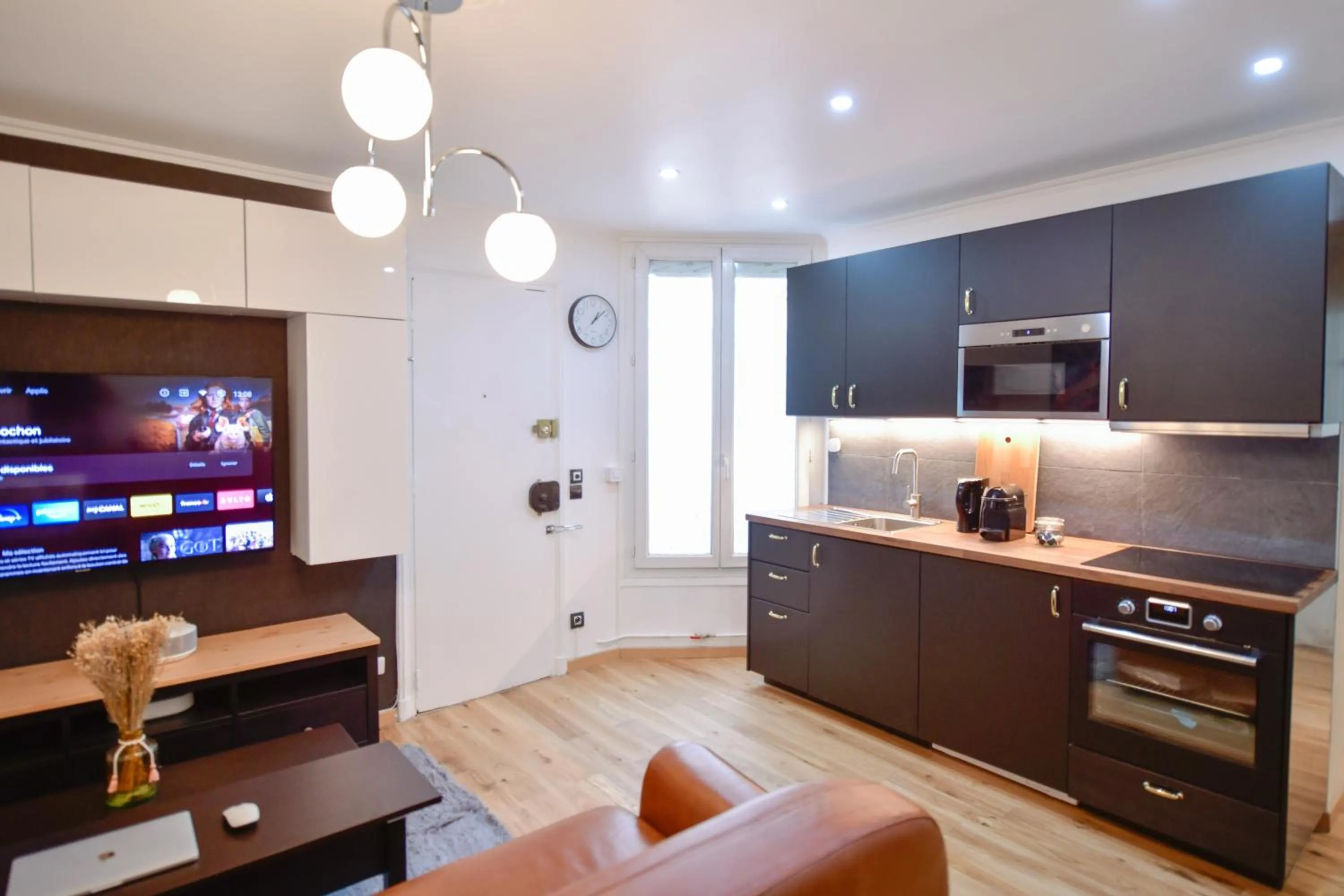 TV and multimedia in Paris La Villette - Charming Apartment 2 rooms