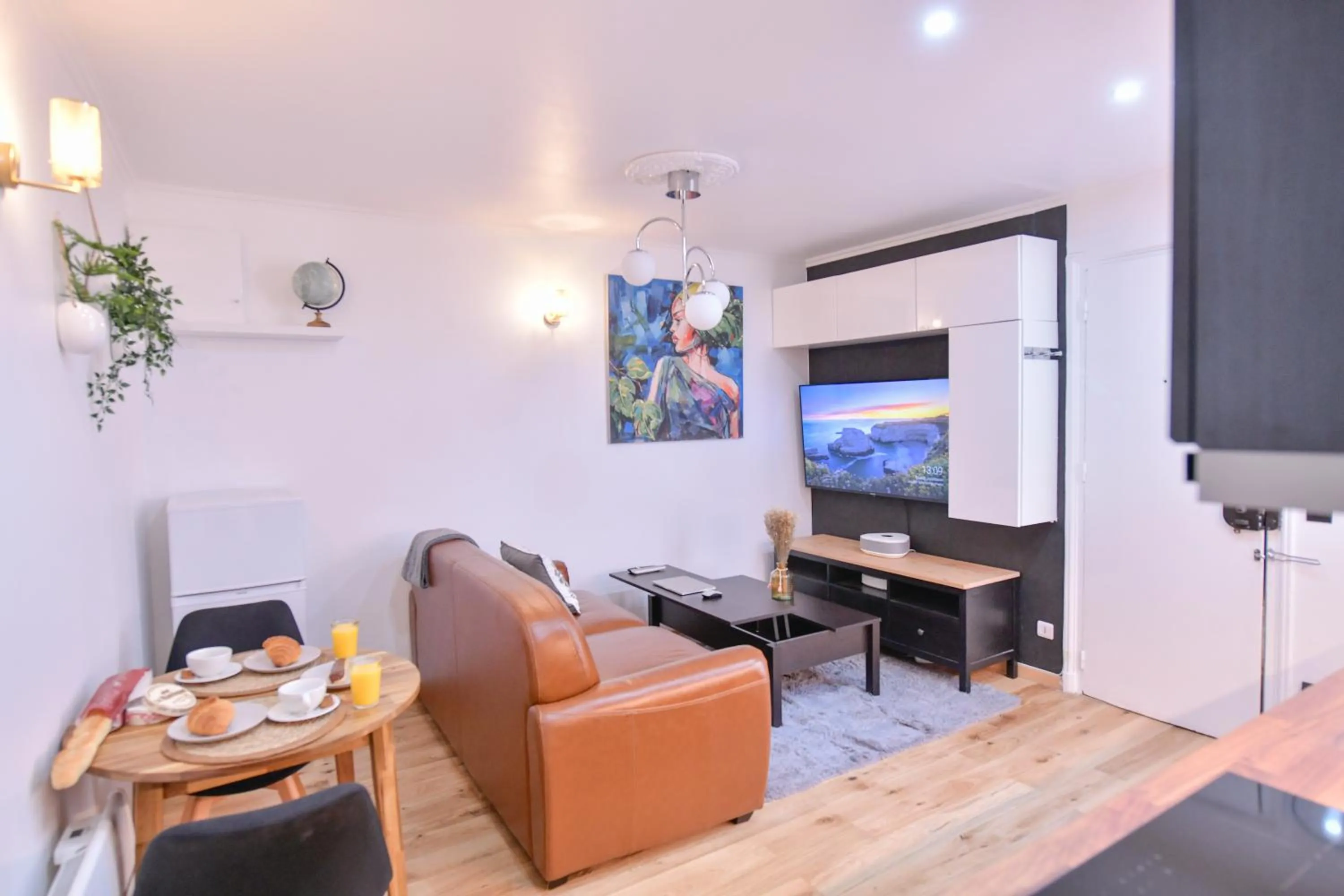 TV and multimedia in Paris La Villette - Charming Apartment 2 rooms