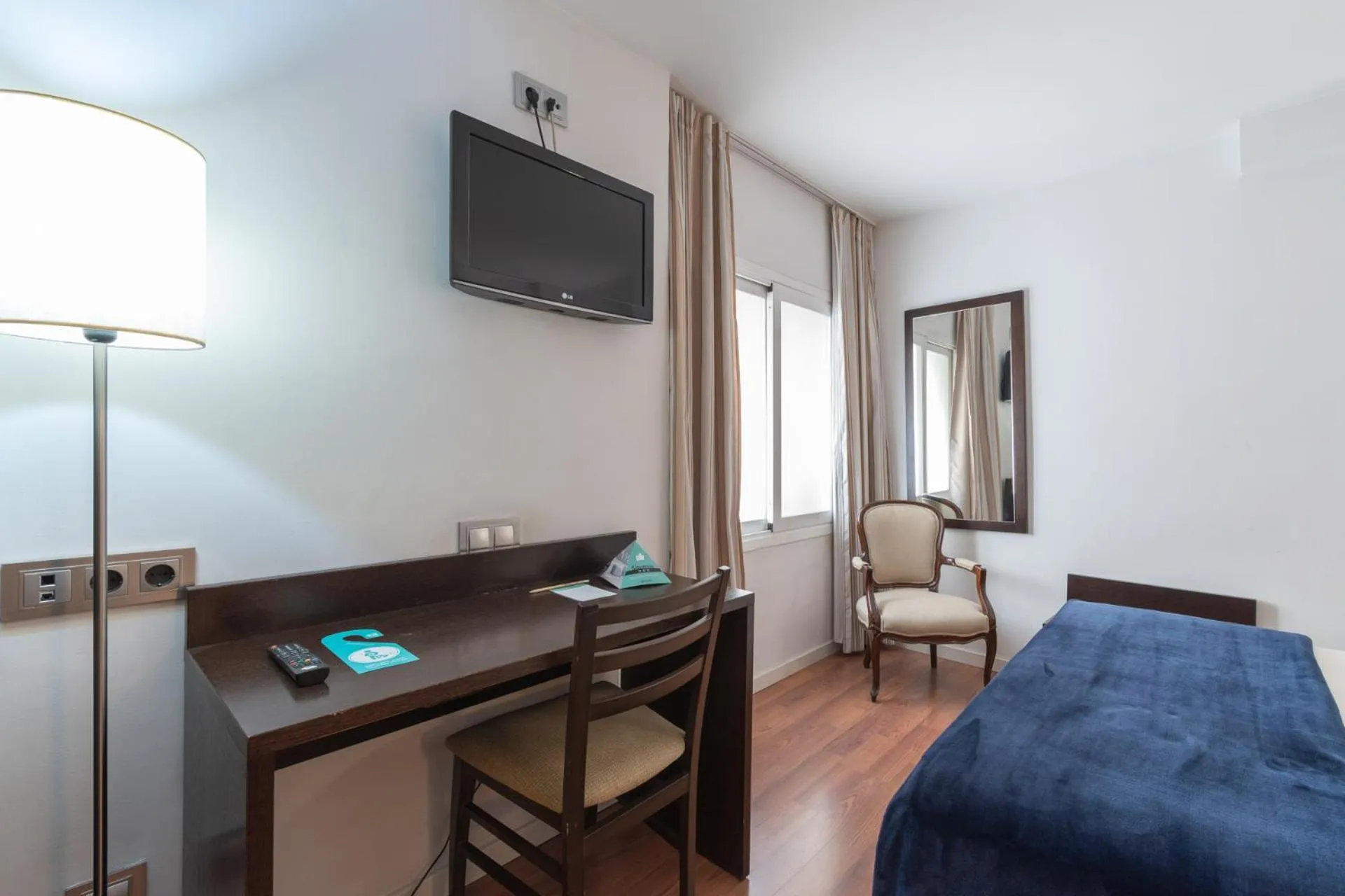 TV and multimedia in Hotel Alda Zaragoza Independencia