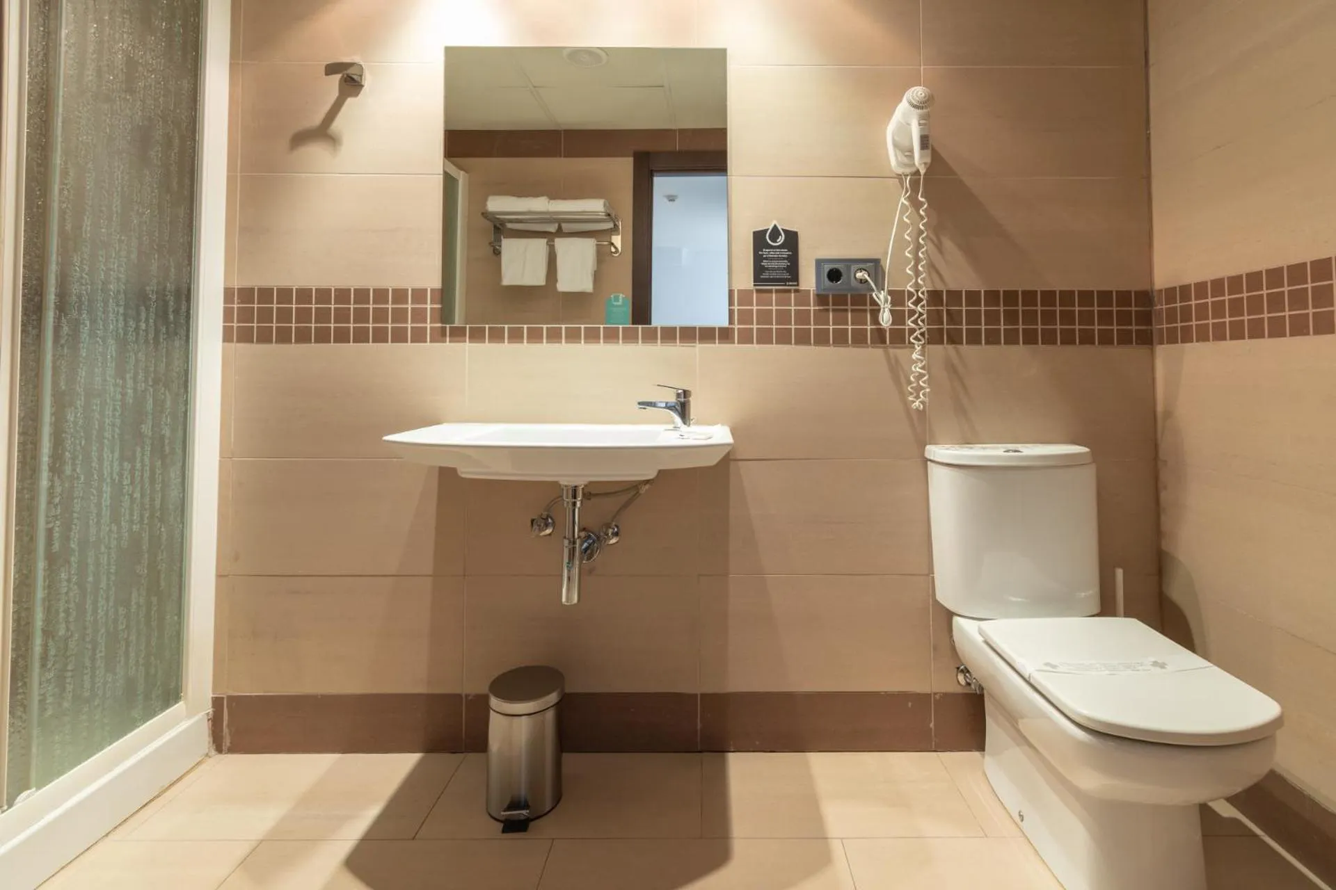 Shower in Hotel Alda Zaragoza Independencia