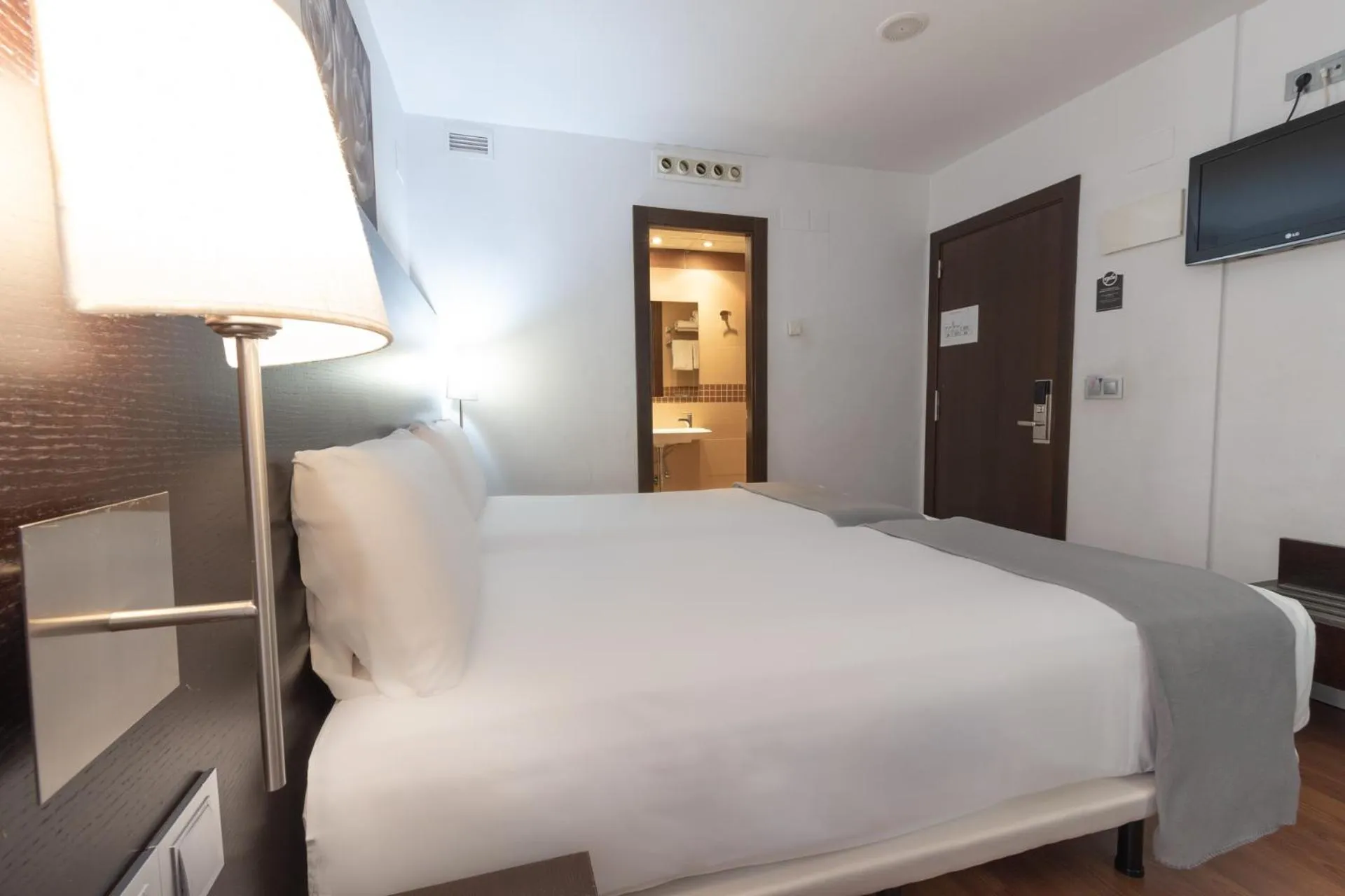 Bed in Hotel Alda Zaragoza Independencia