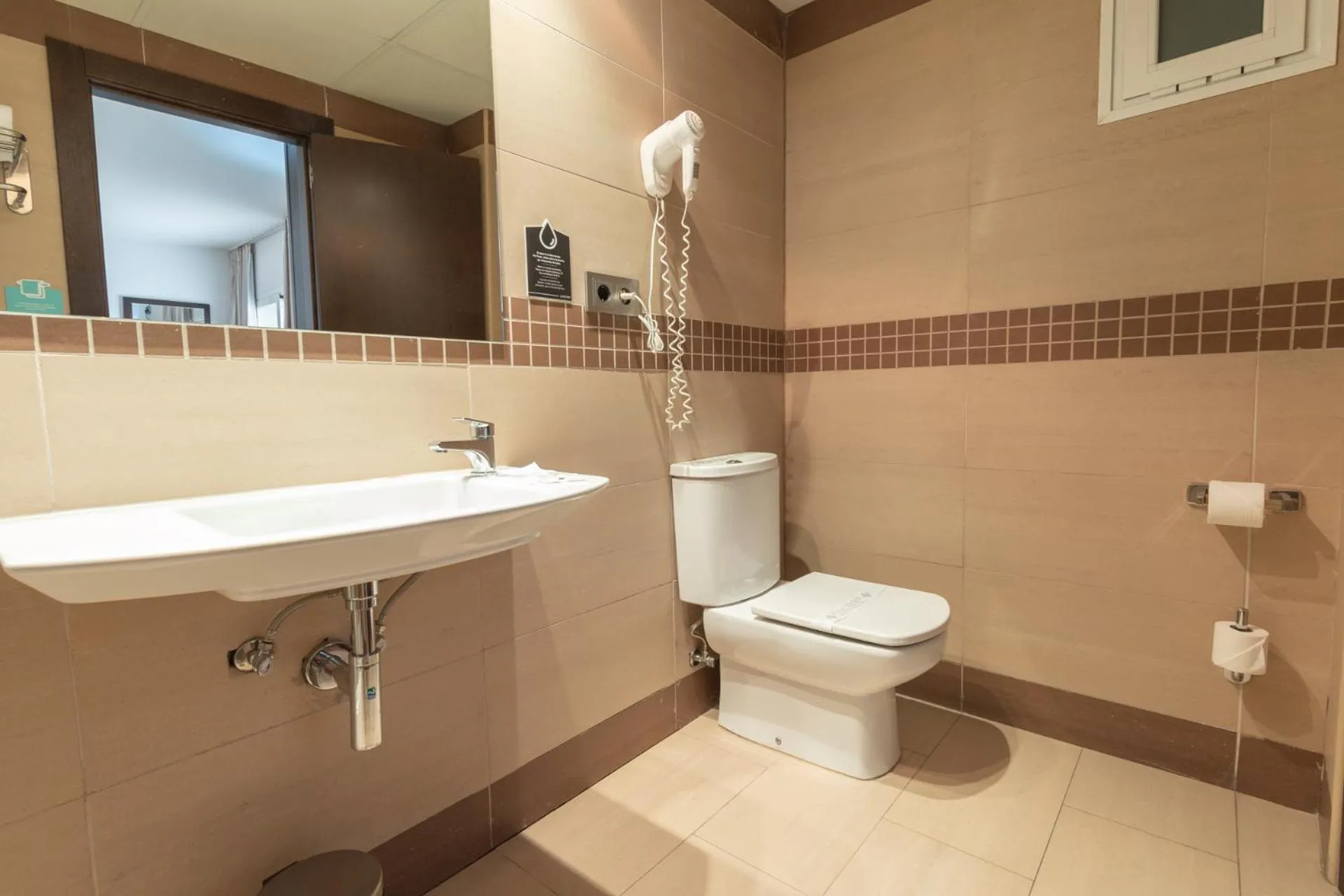 Bathroom in Hotel Alda Zaragoza Independencia