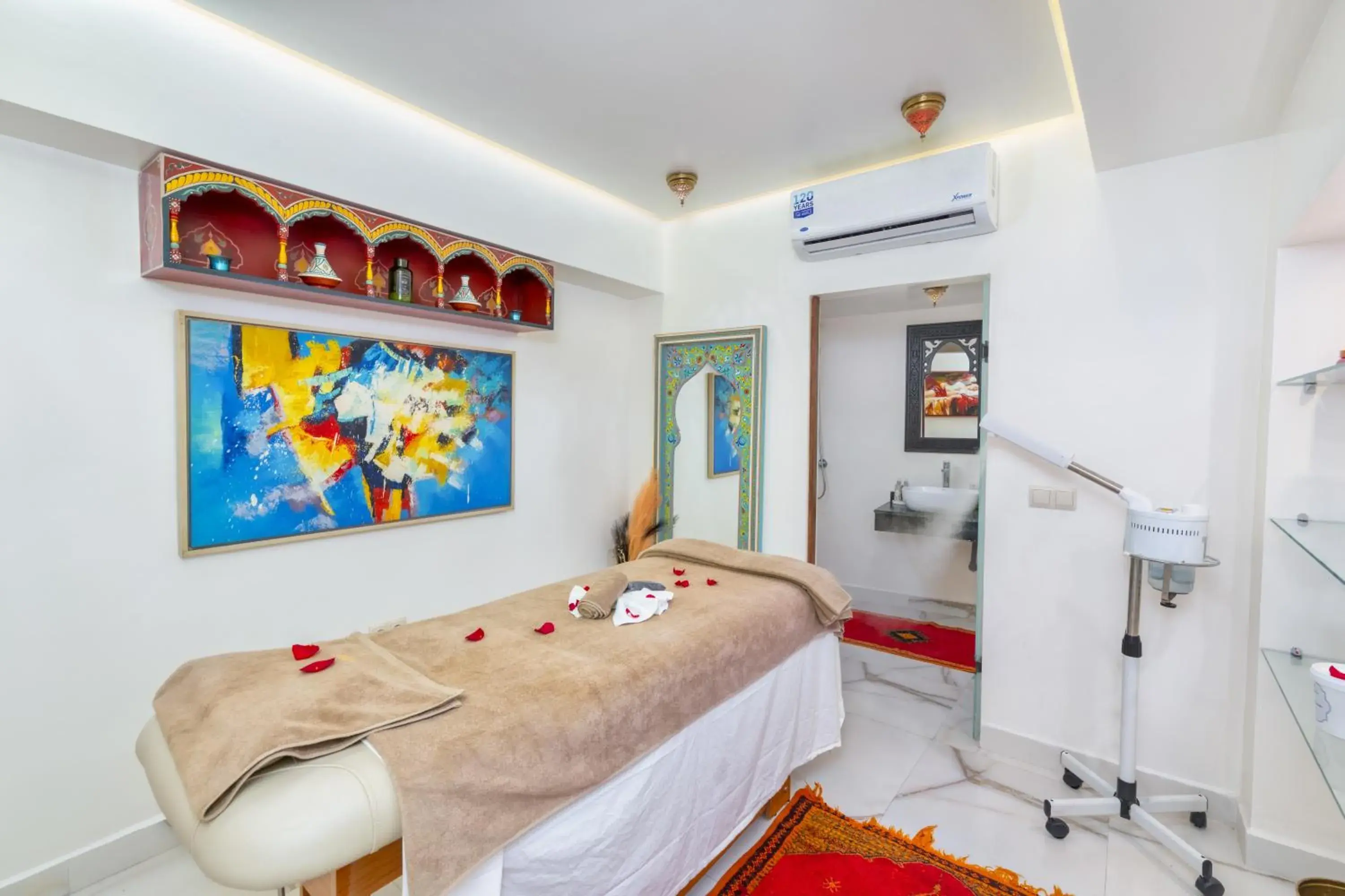Massage, Bed in Riad Diamond Of Marrakech & Spa Massage, Bed in Riad Diamond Of Marrakech & Spa