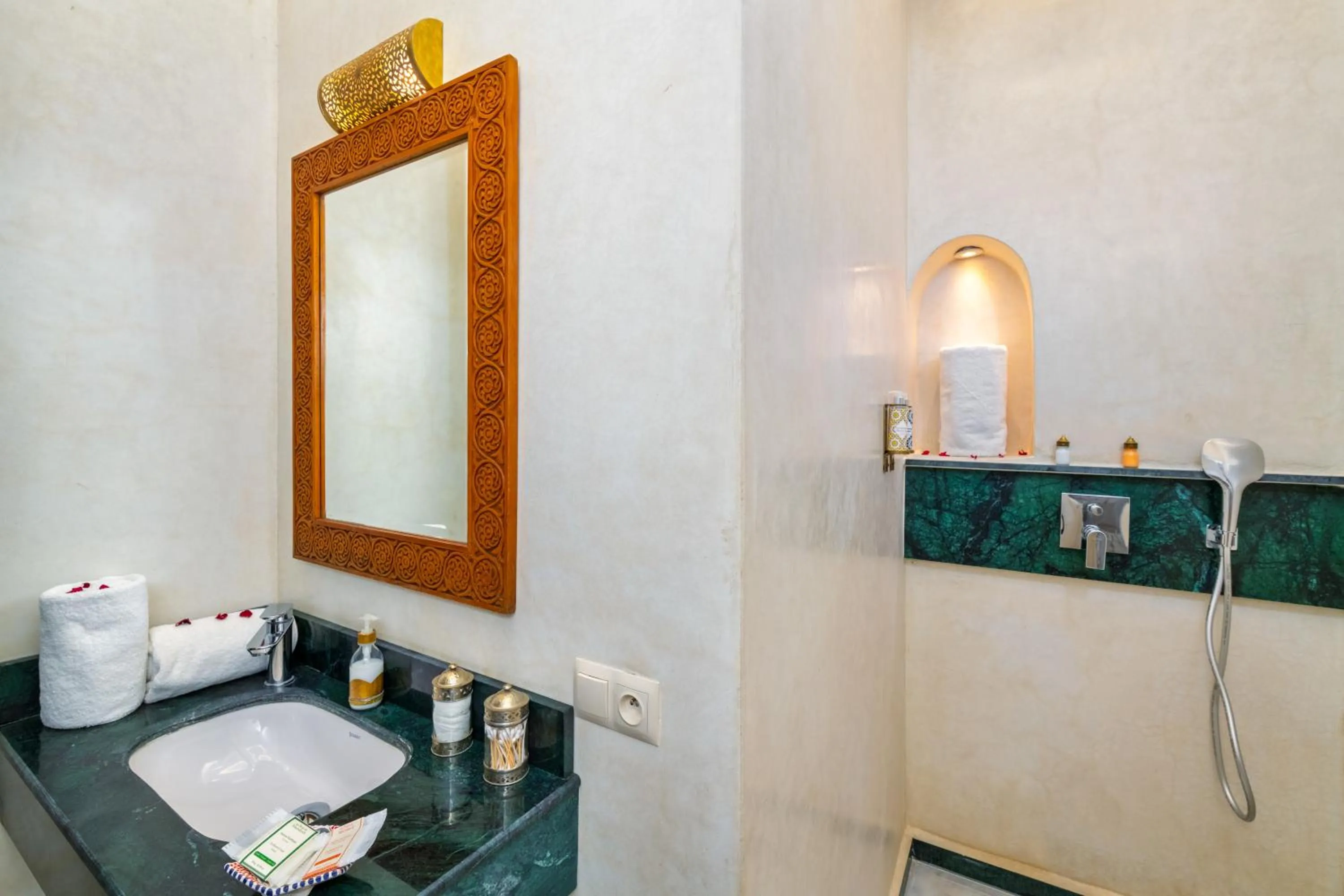 Bathroom in Riad Diamond Of Marrakech & Spa