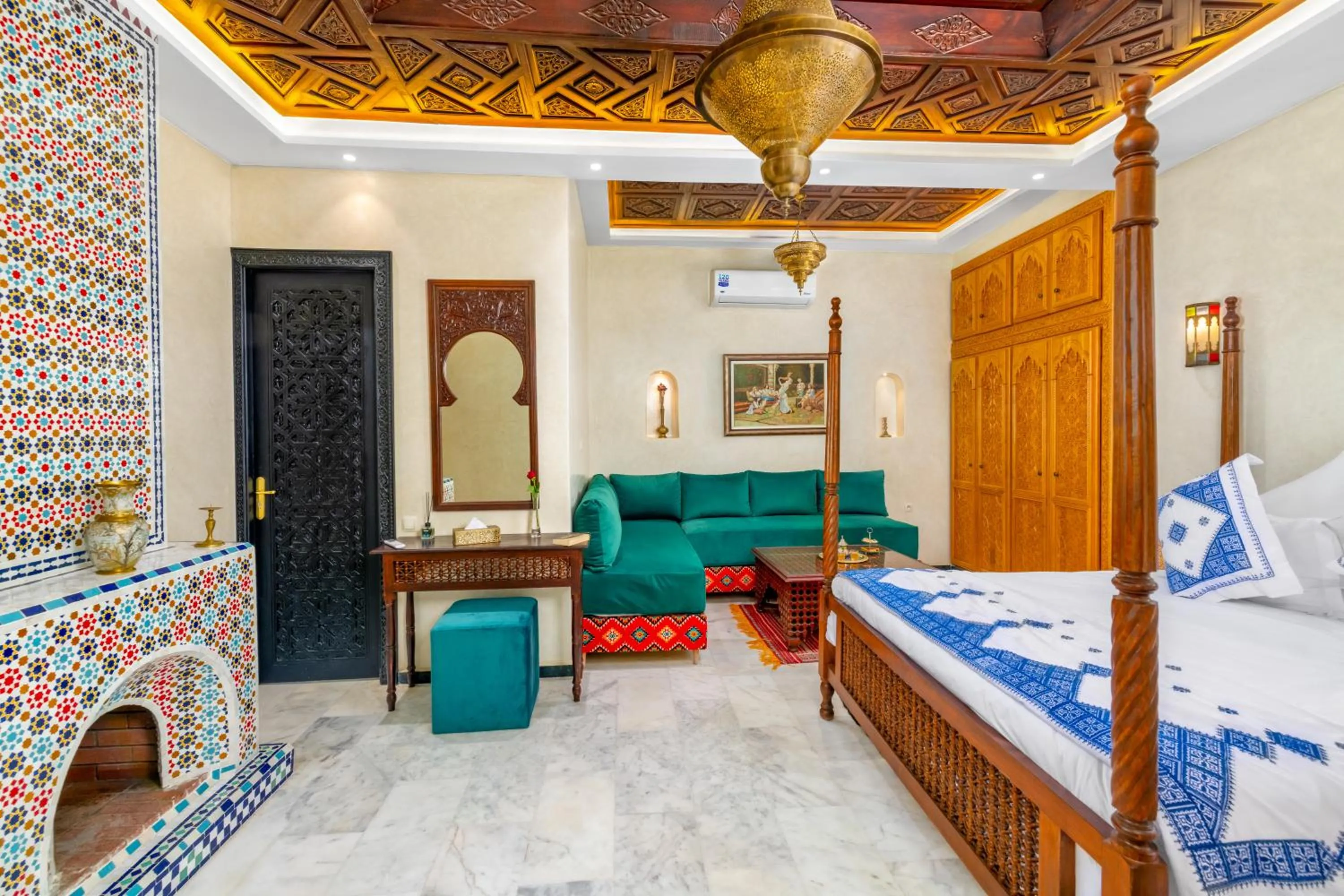 Photo of the whole room, Bed in Riad Diamond Of Marrakech & Spa
