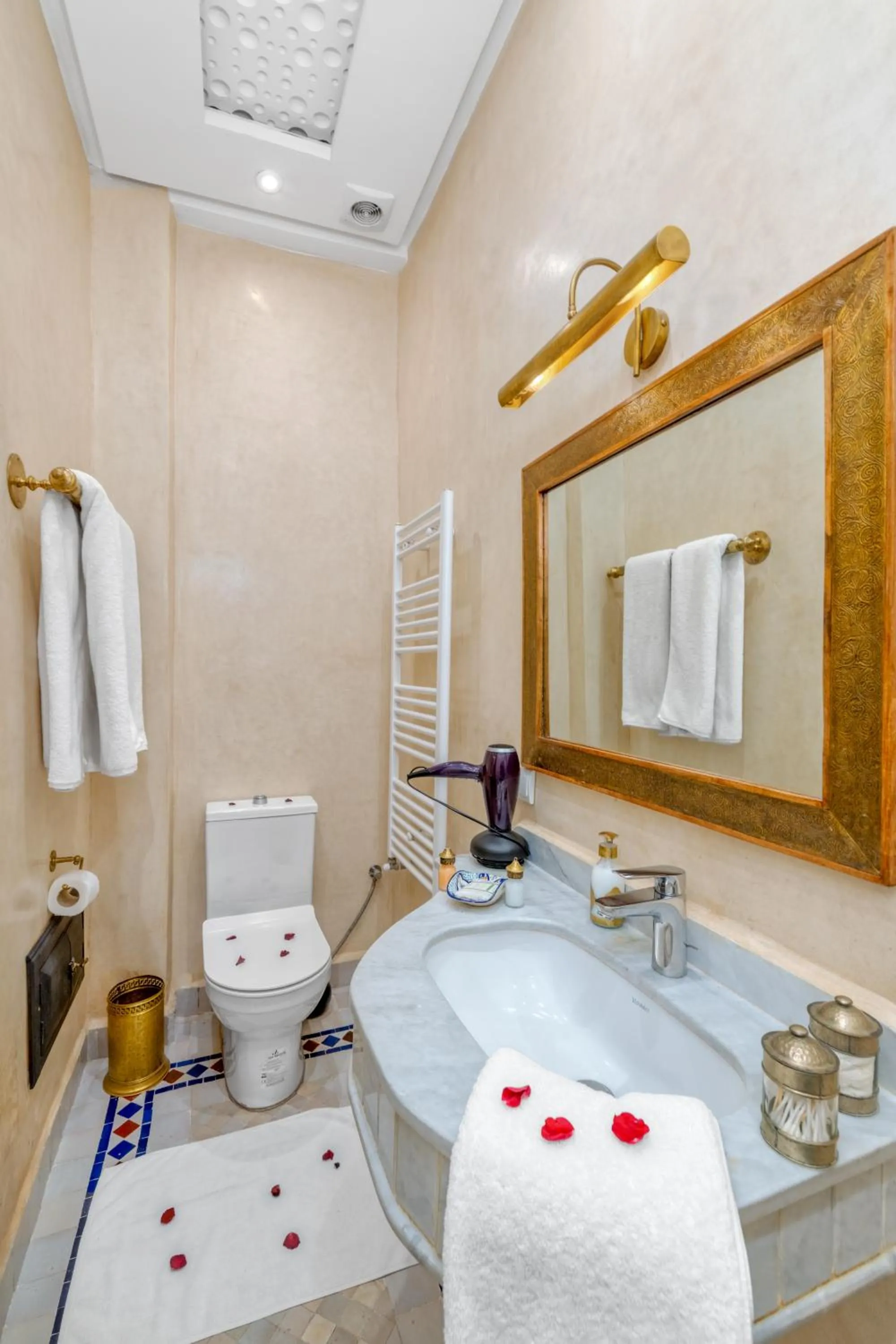 Bathroom in Riad Diamond Of Marrakech & Spa