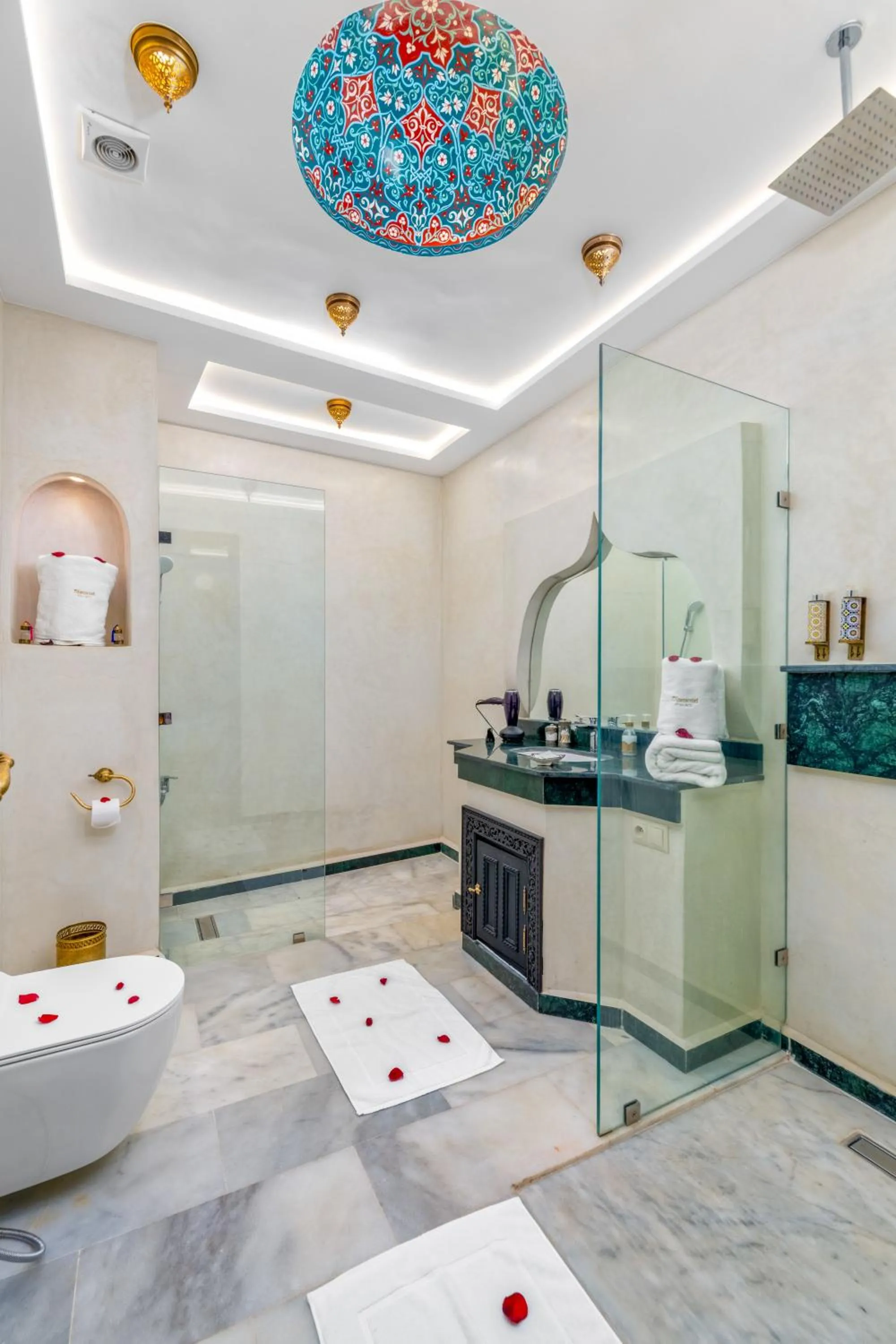 Bathroom in Riad Diamond Of Marrakech & Spa