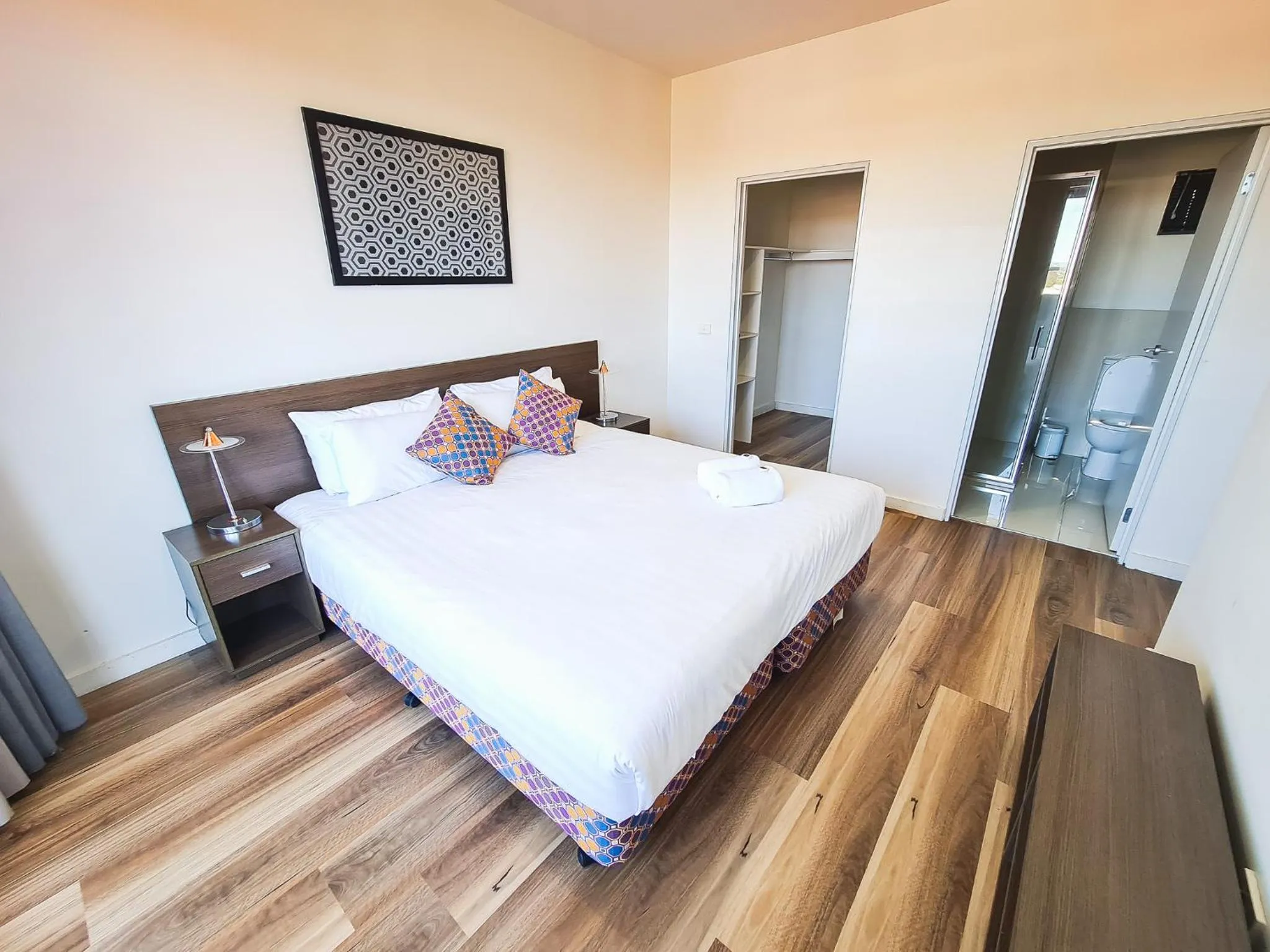 Photo of the whole room, Bed in Exodus Dandenong Apartment Hotel