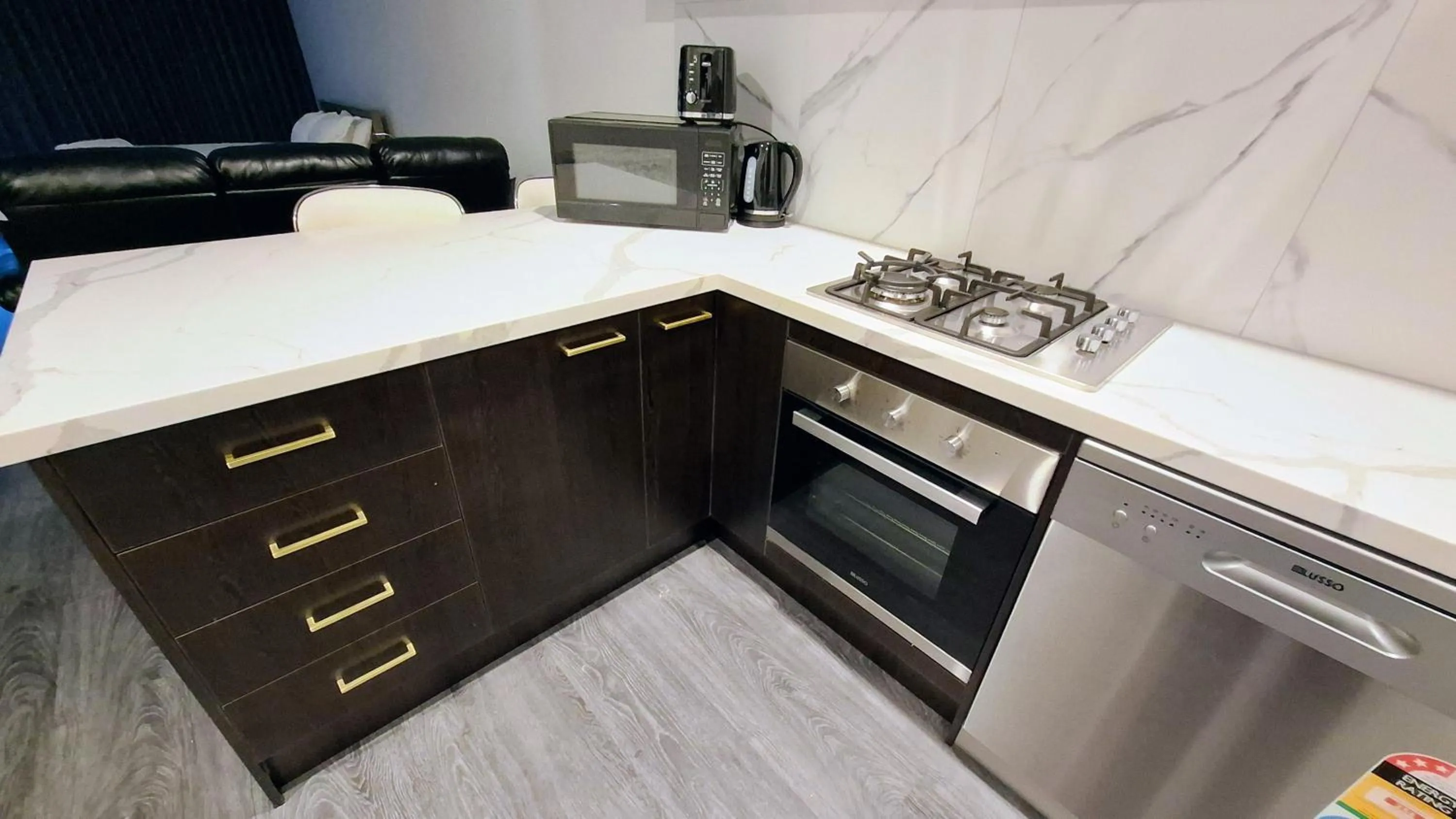 Kitchen or kitchenette in Exodus Dandenong Apartment Hotel