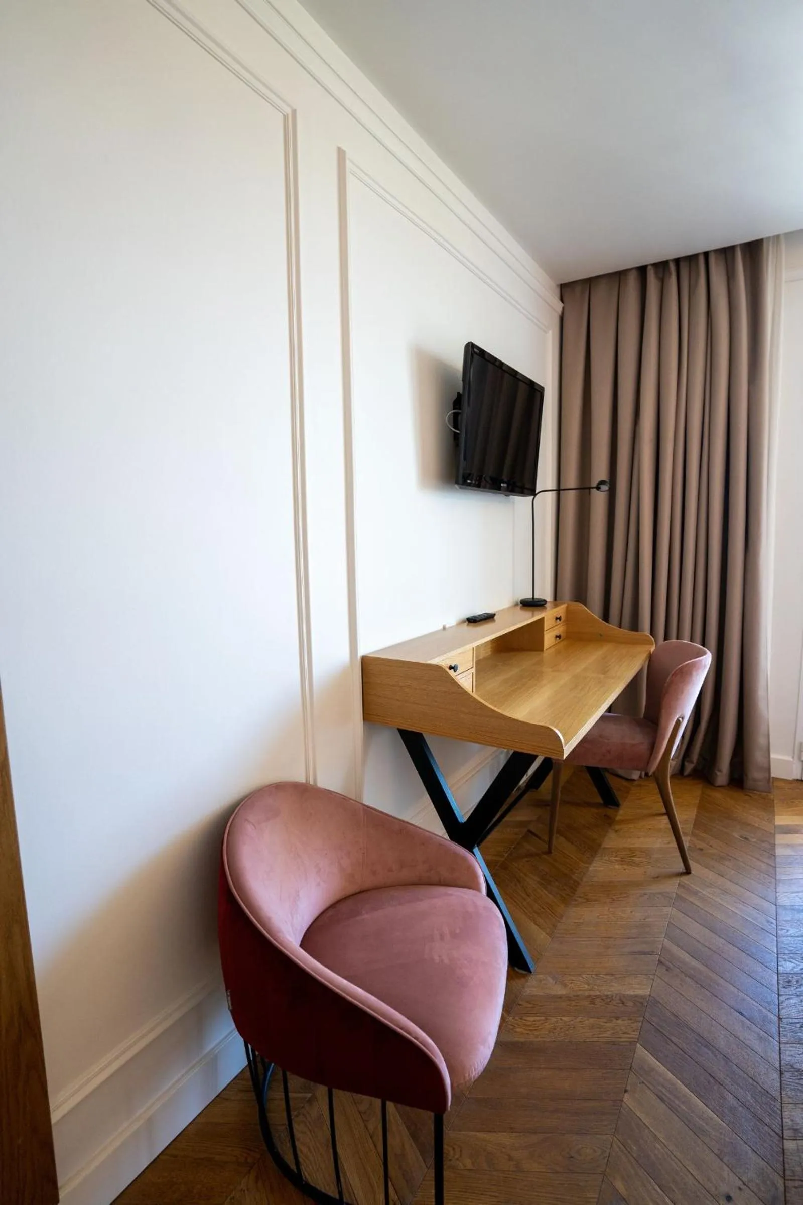 Communal lounge/ TV room in Seth Port Mahón