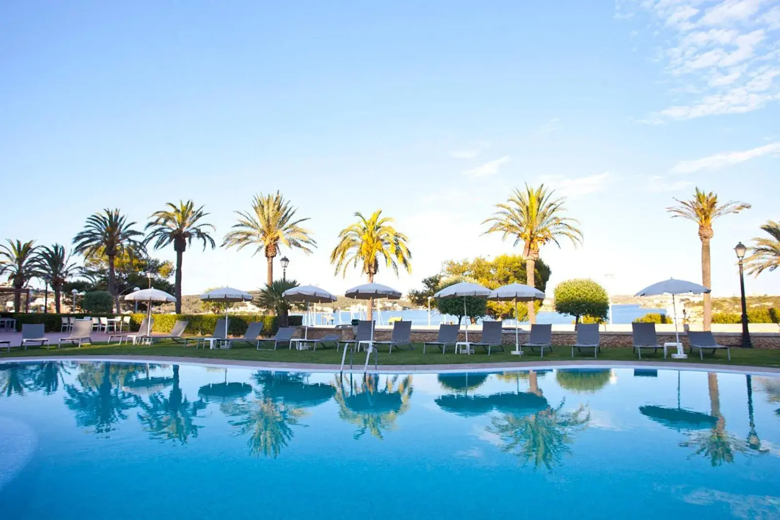 Swimming pool in Seth Port Mahón Swimming pool in Seth Port Mahón
