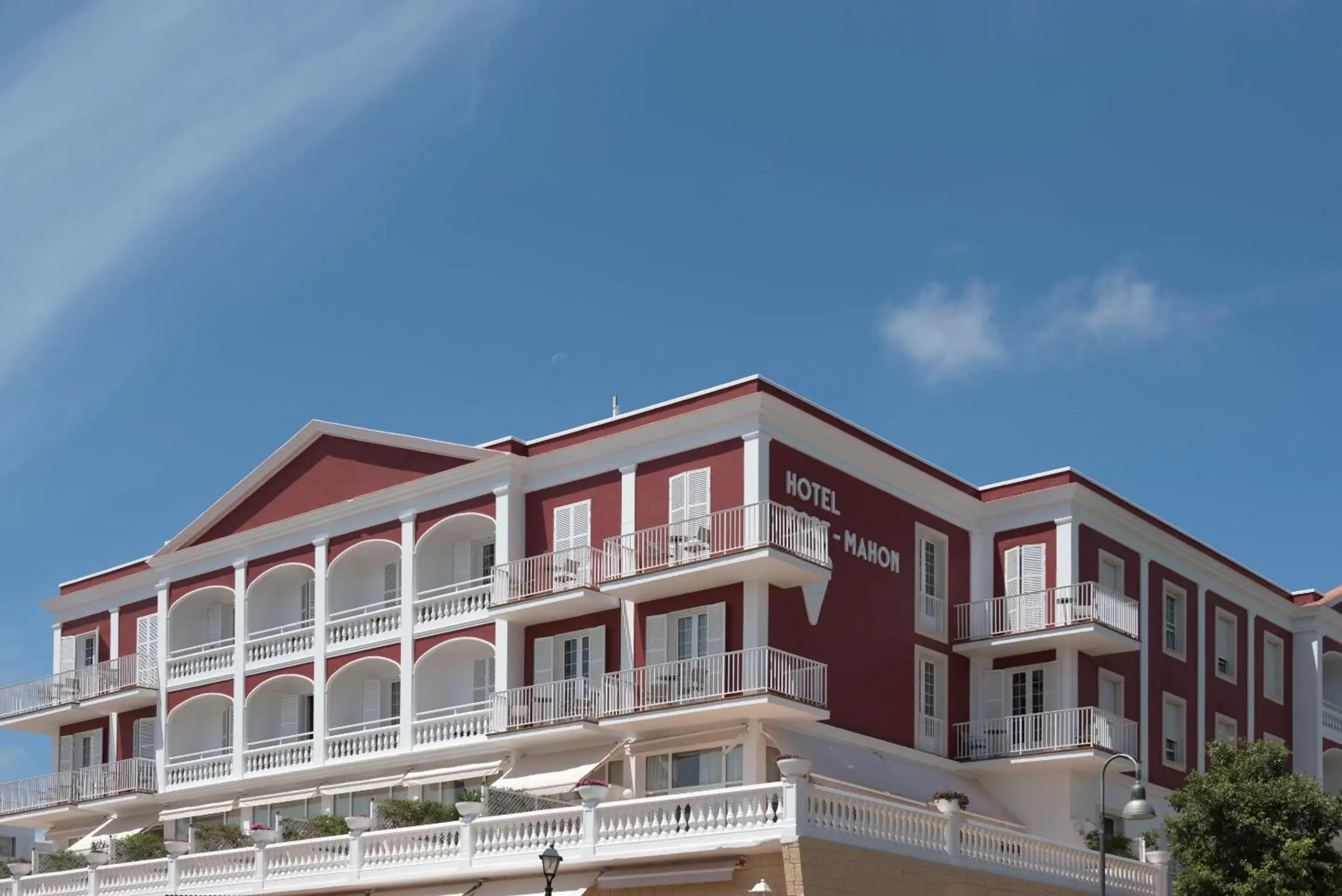 Facade/entrance in Seth Port Mahón Facade/entrance in Seth Port Mahón