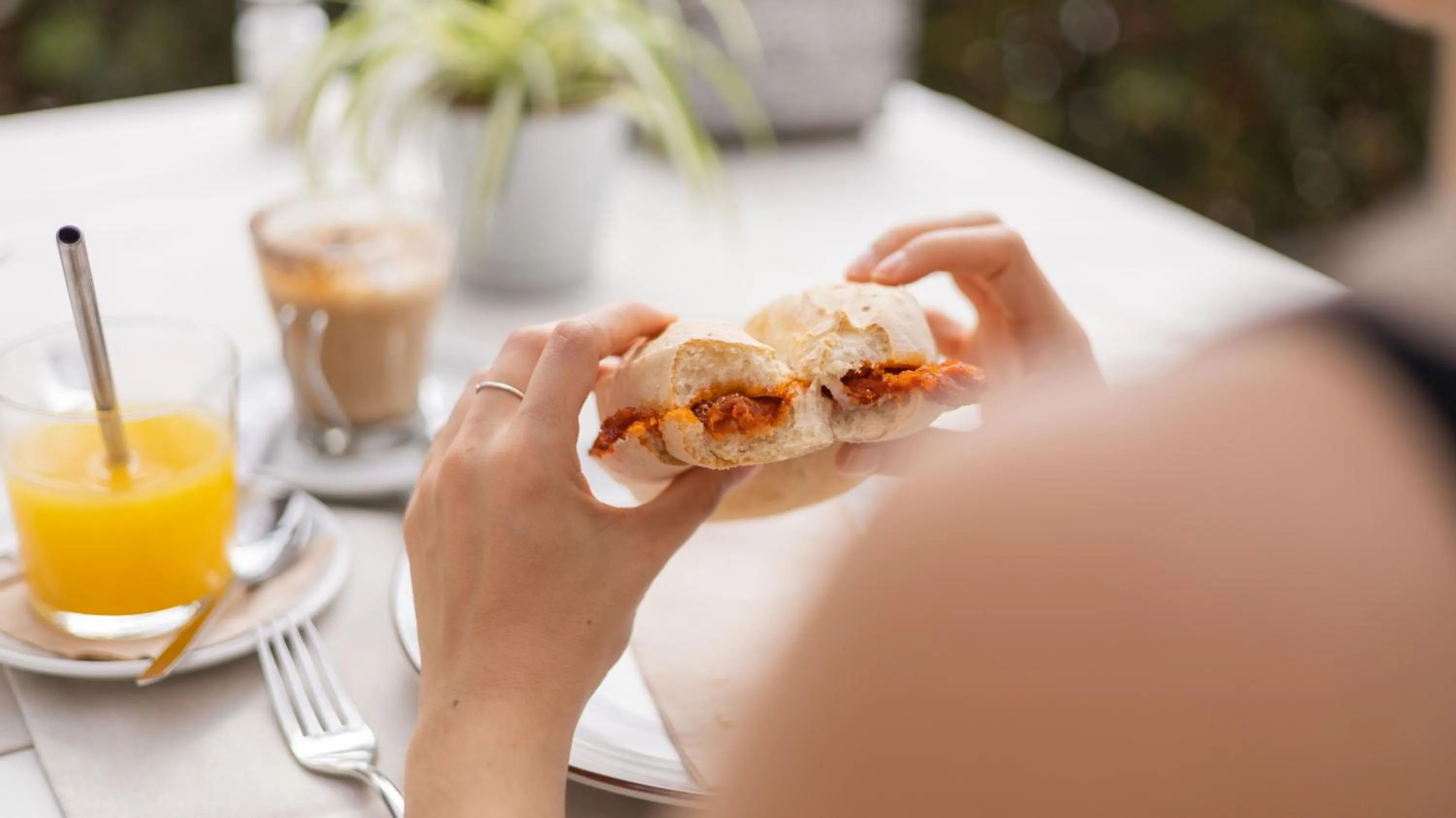 Breakfast in Seth Port Mahón