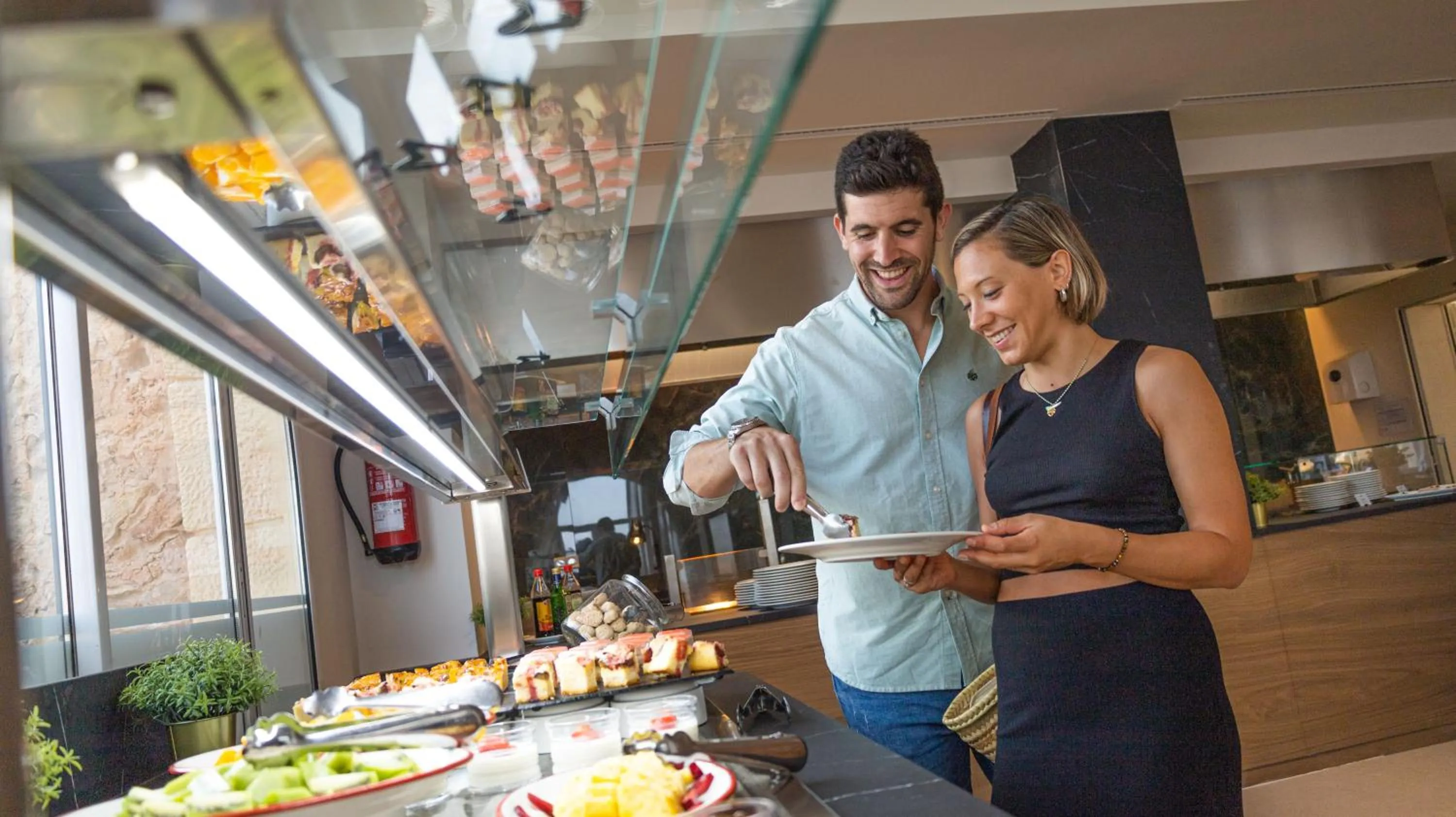 Buffet breakfast in Seth Port Mahón