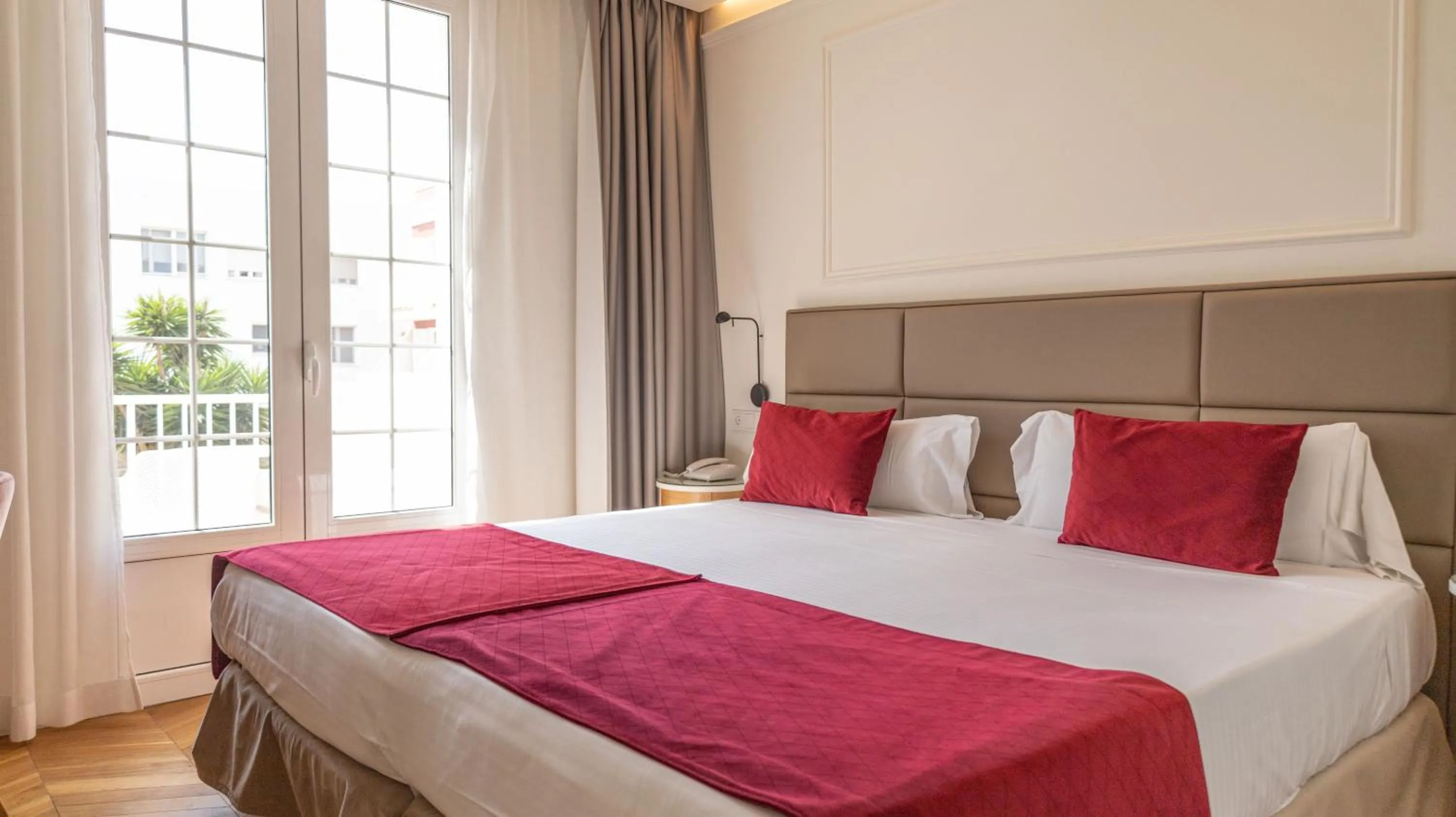 Bedroom in Seth Port Mahón