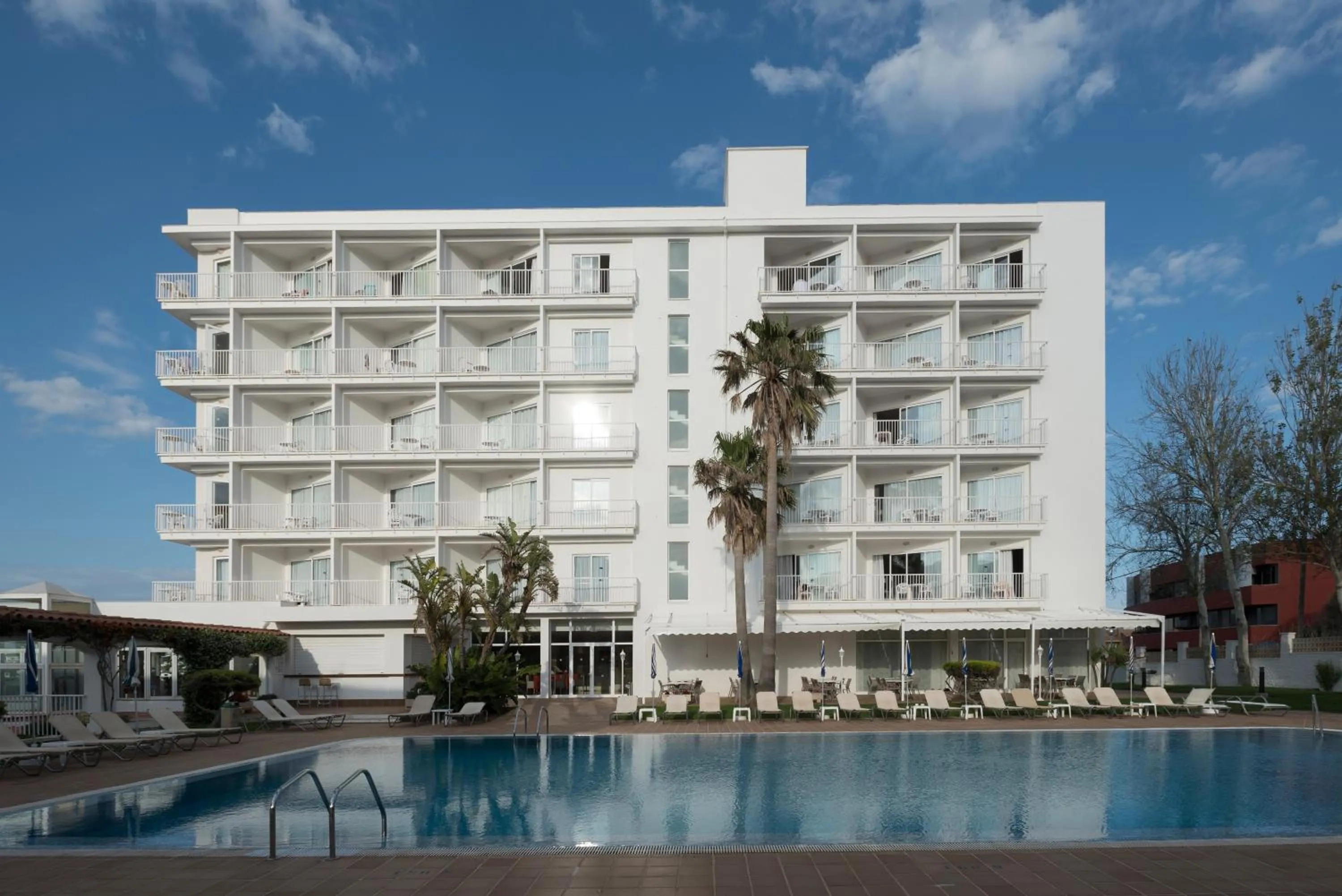 Facade/entrance in Seth Agamenon