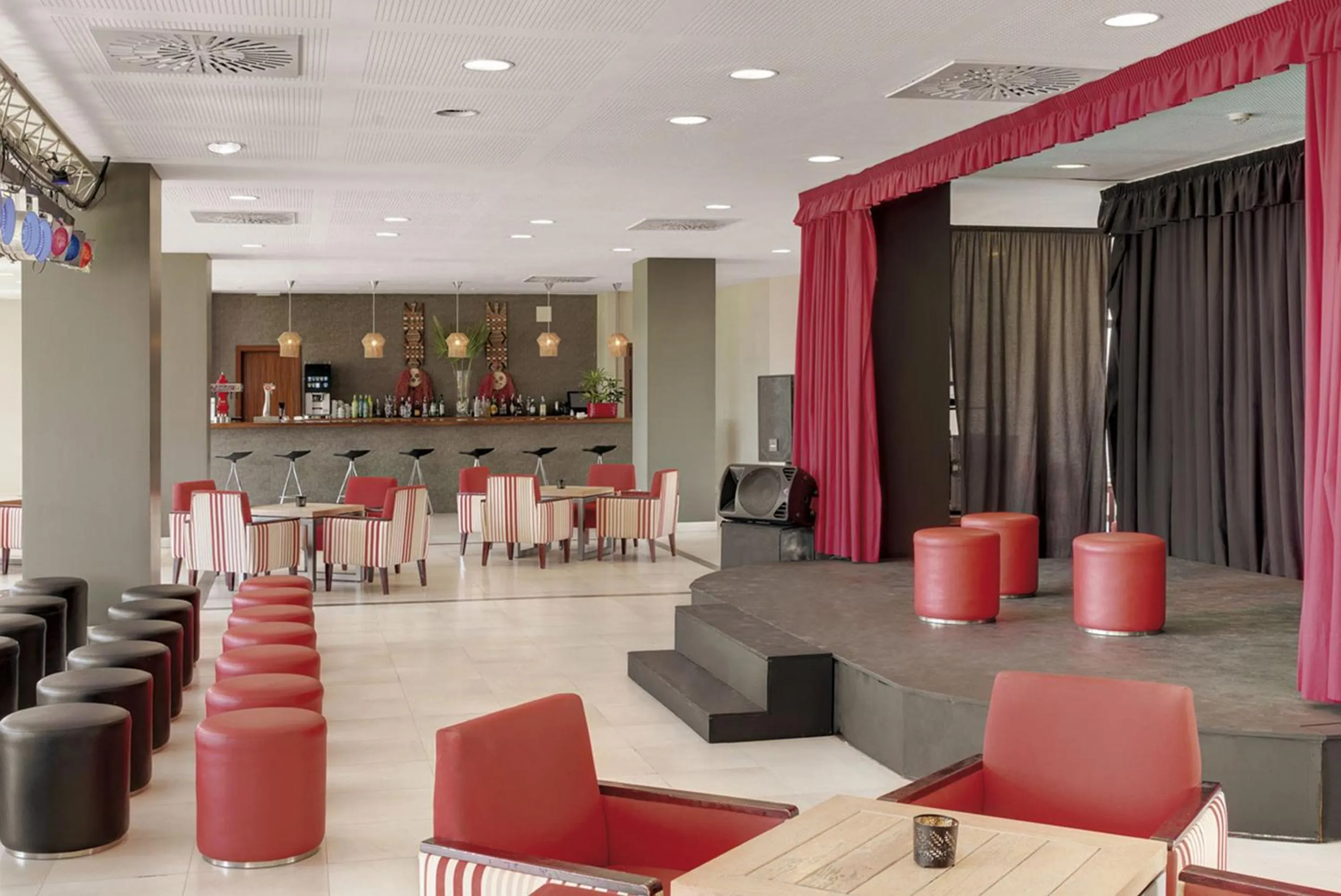 Evening entertainment in Precise Resort El Rompido-The Club